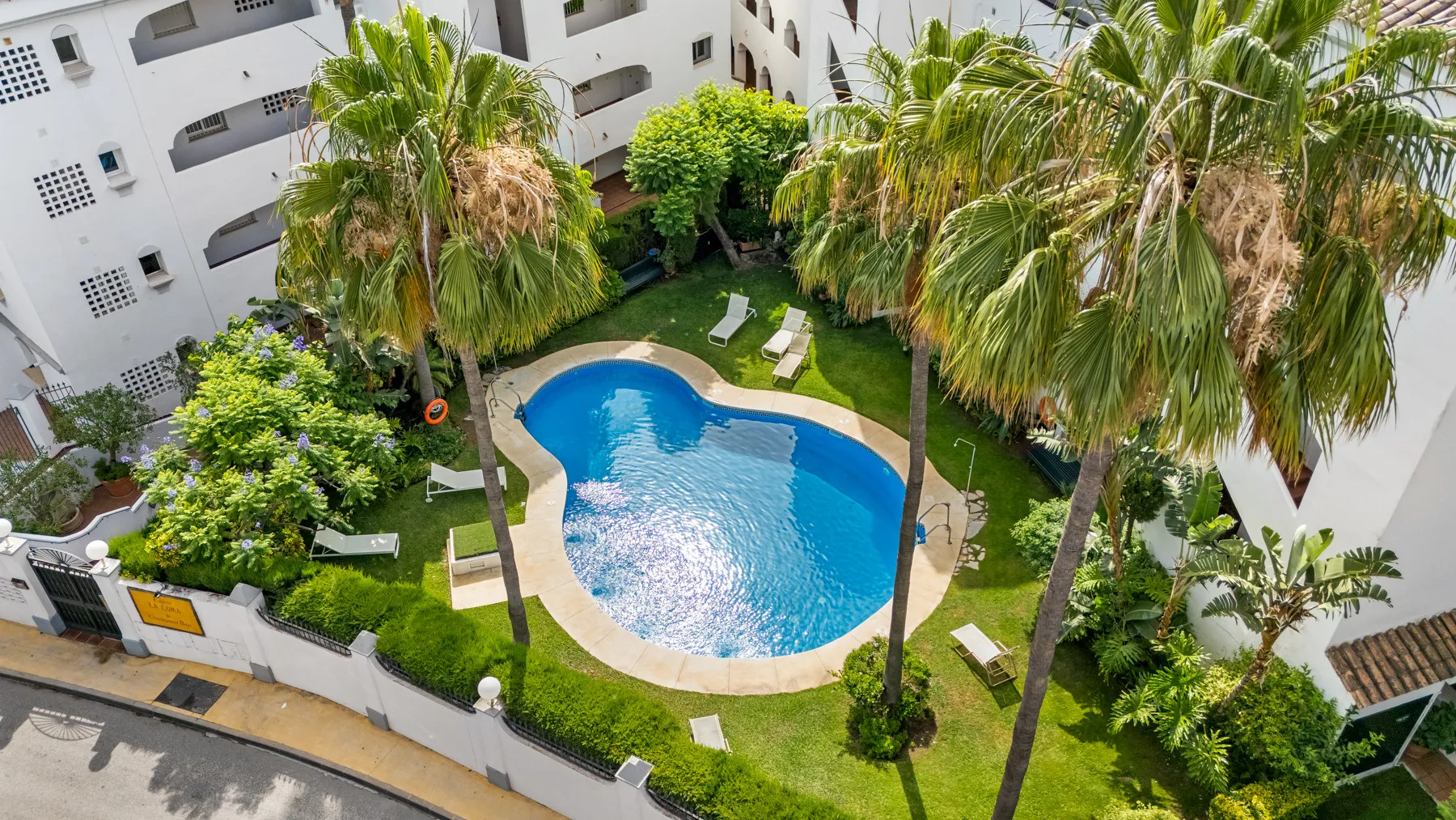 Atico duplex en venta en Guadalmina Baja