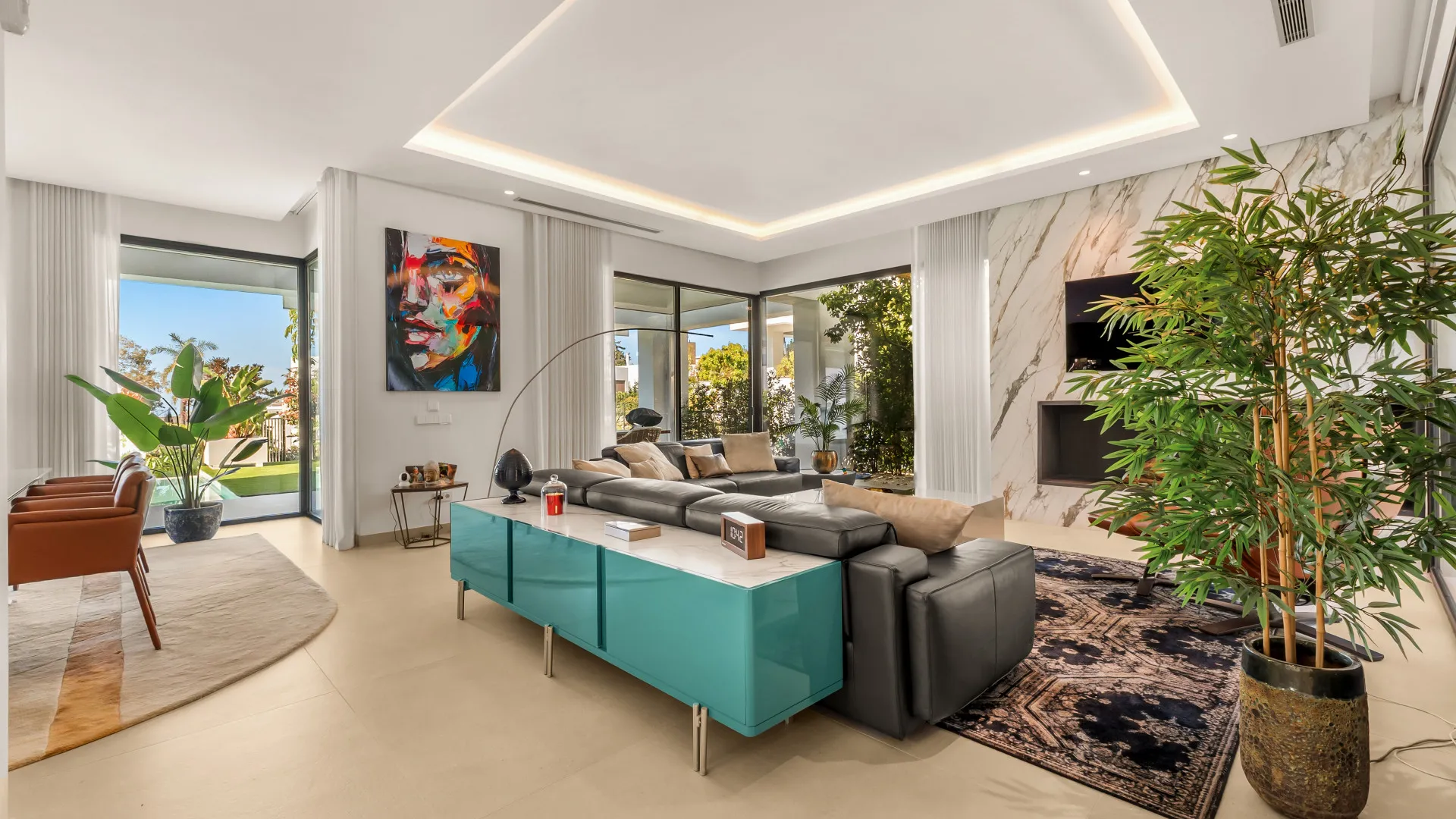 Buy 4 bedrooms villa in Golden Mile