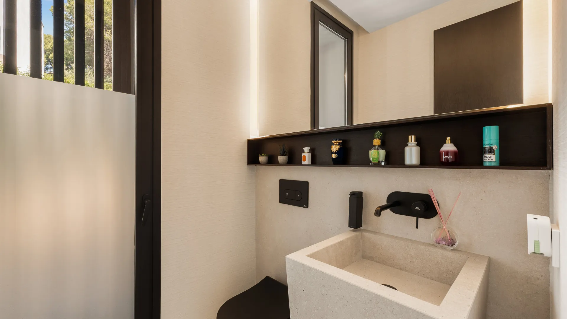 Buy 4 bedrooms villa in Golden Mile