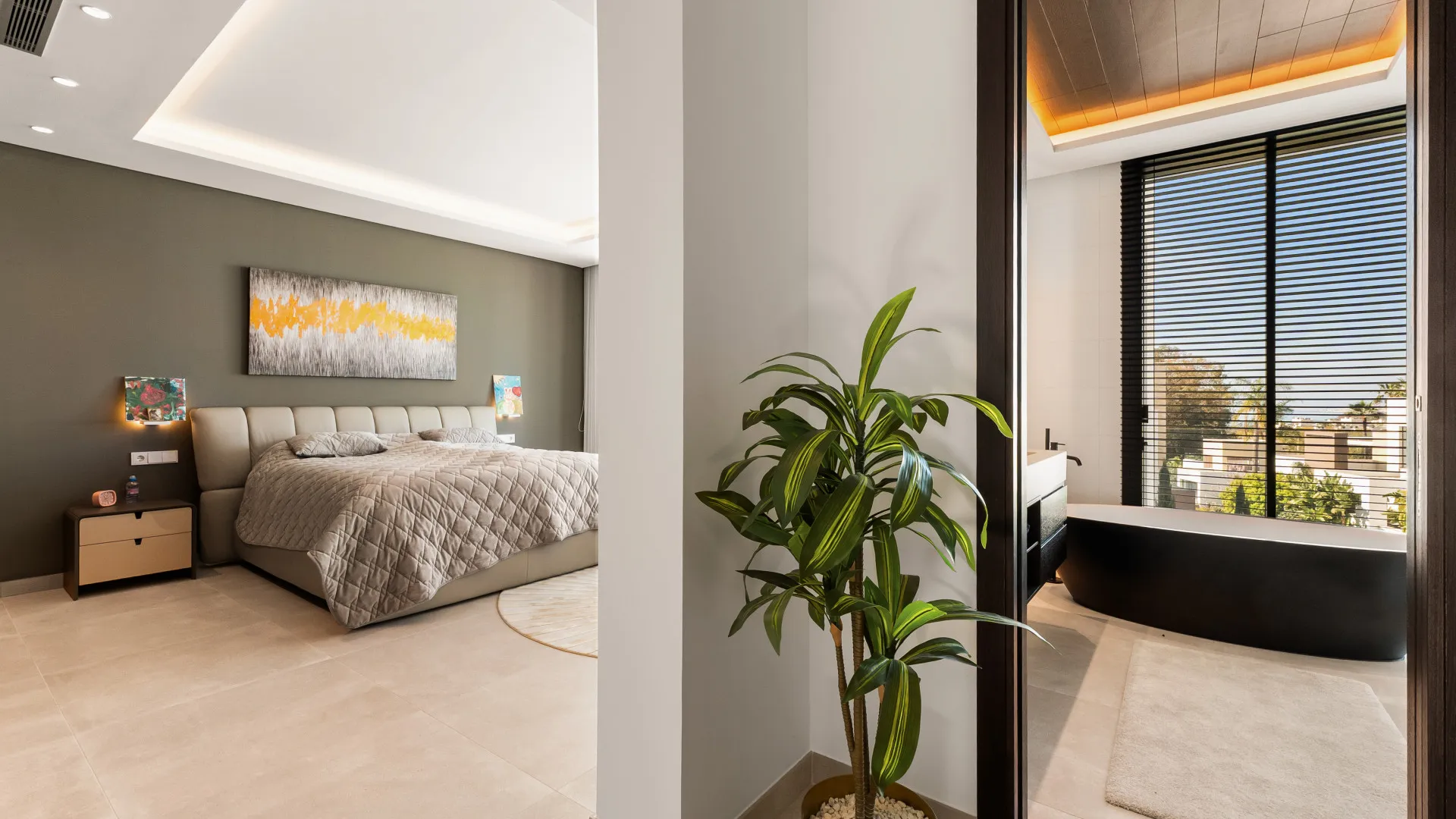 Buy 4 bedrooms villa in Golden Mile