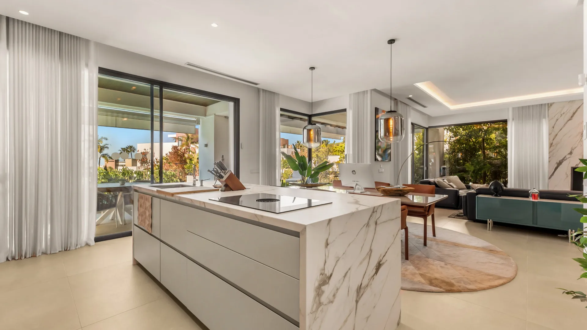 Buy 4 bedrooms villa in Golden Mile
