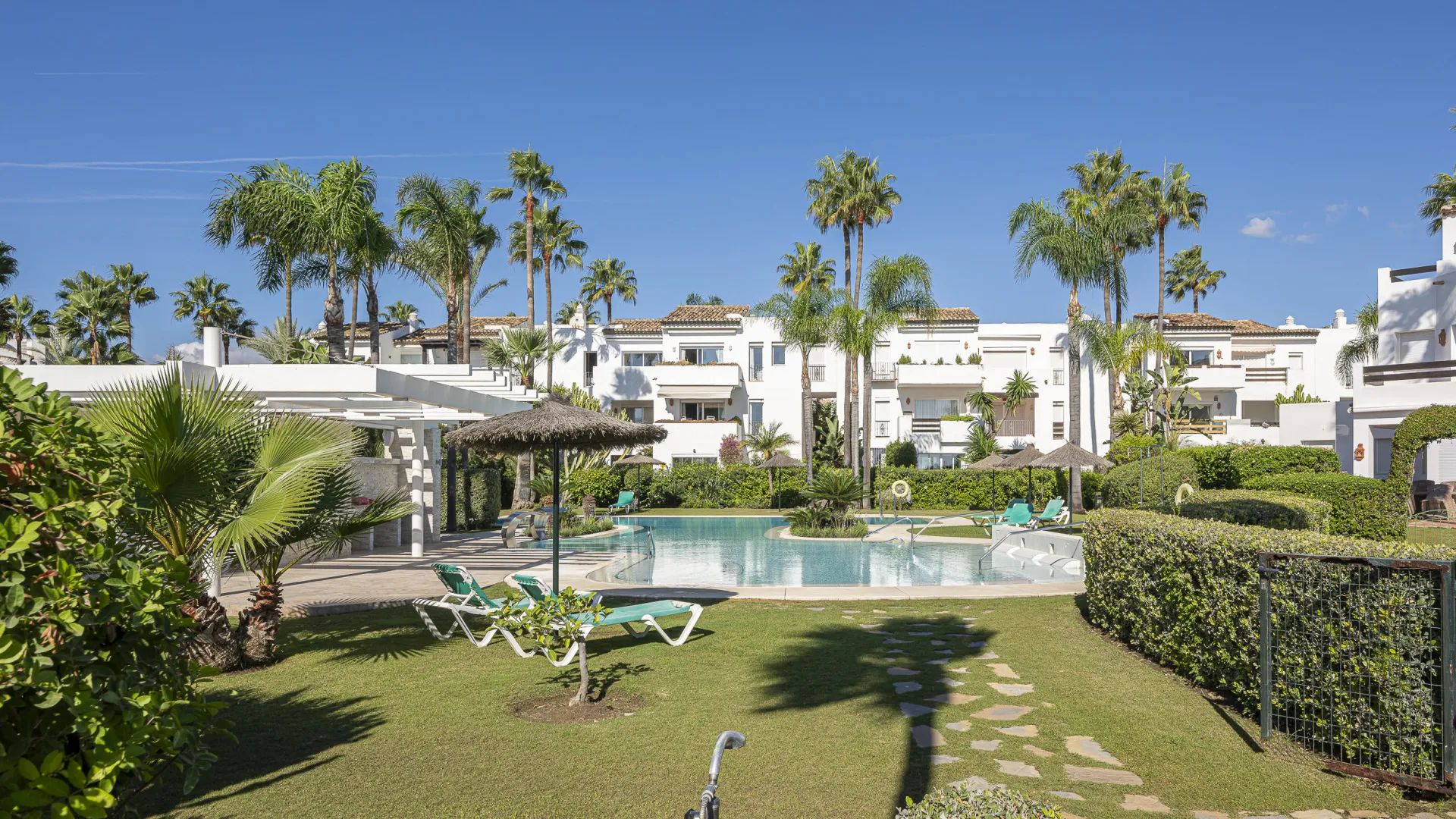 For sale apartment in New Golden Mile