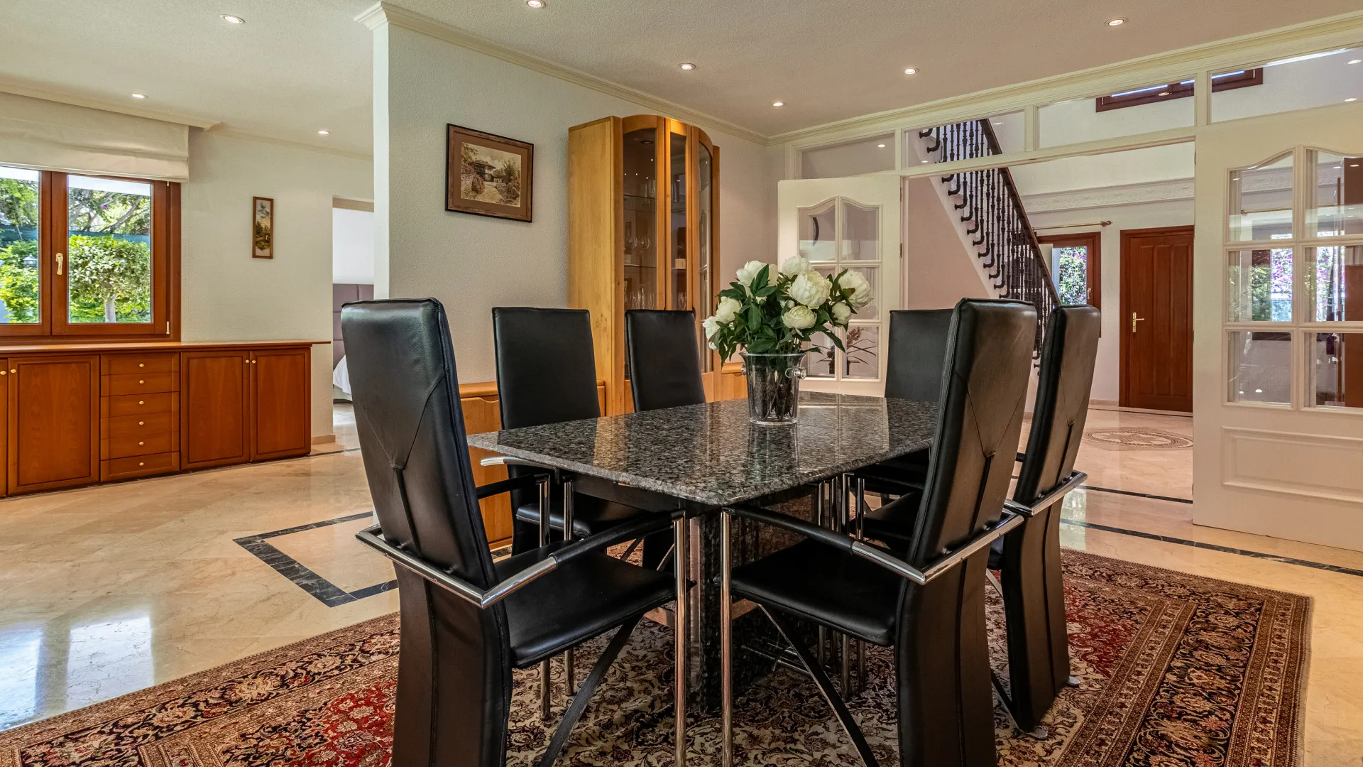 Villa a la venta de 5 dormitorios en New Golden Mile