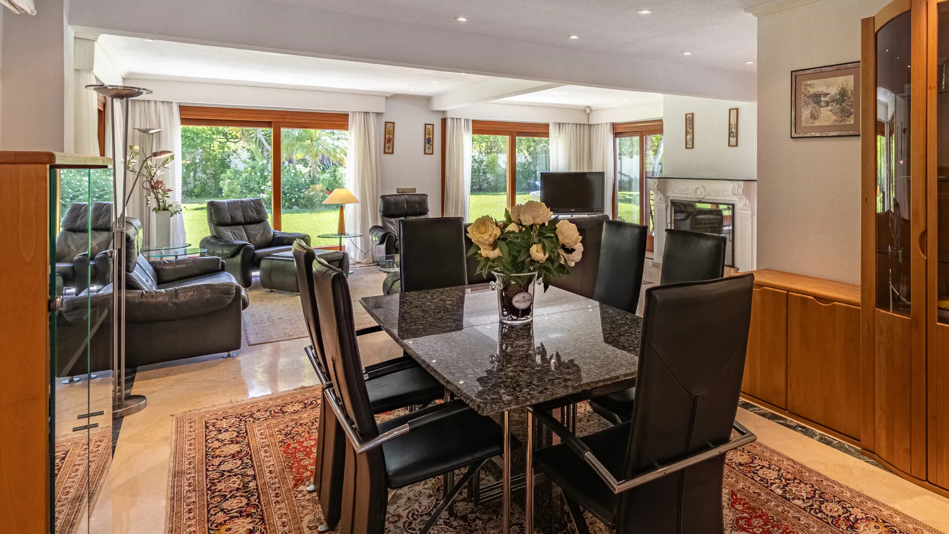 Villa a la venta de 5 dormitorios en New Golden Mile