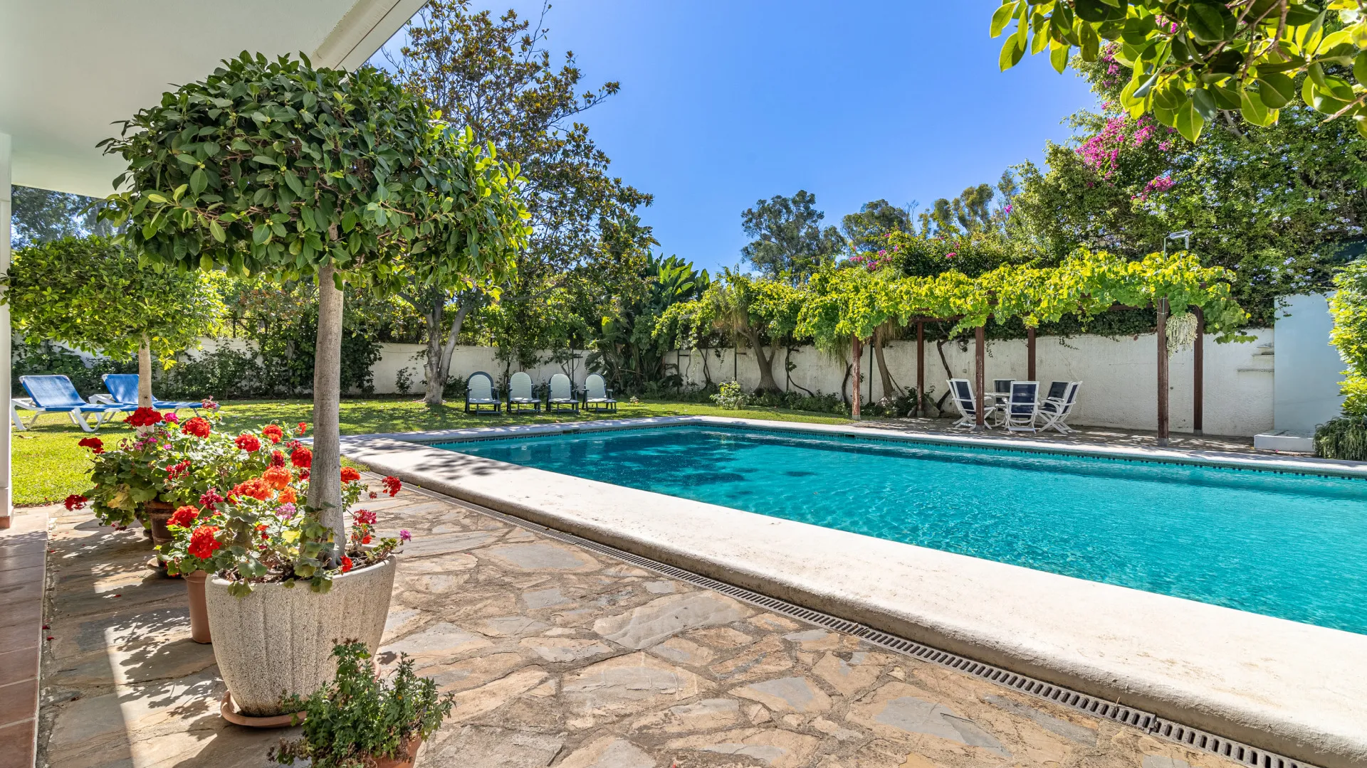 Villa a la venta de 5 dormitorios en New Golden Mile