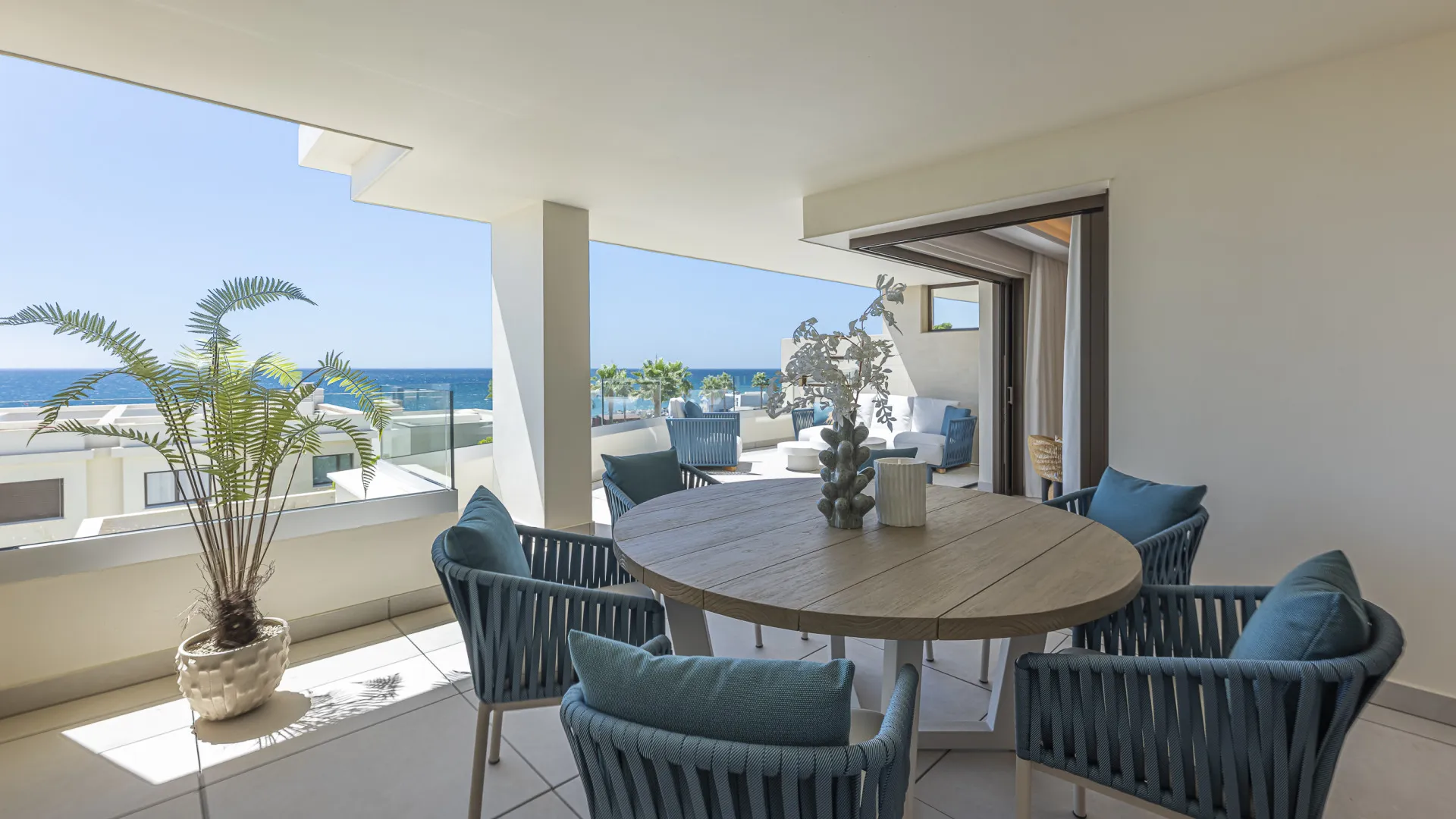 Apartamento con 2 dormitorios en venta en Estepona