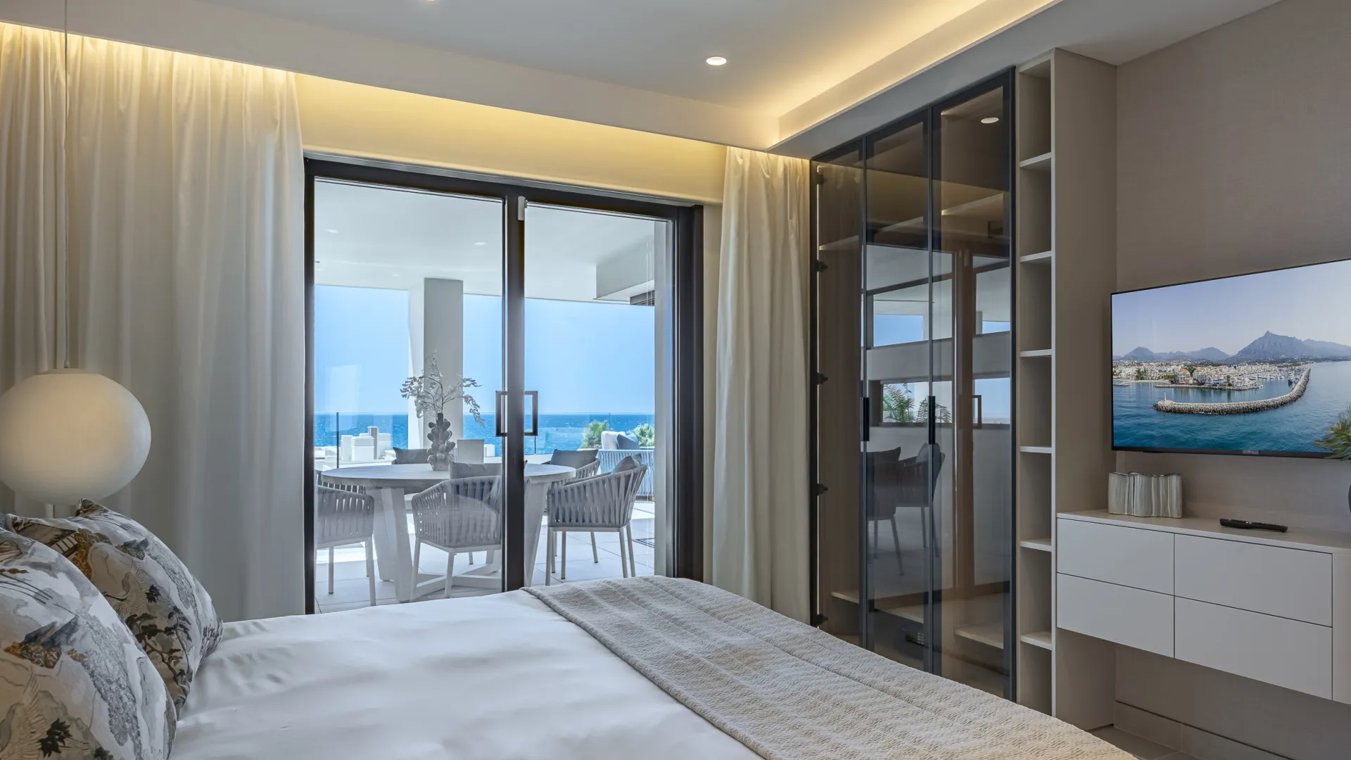 Apartamento con 2 dormitorios en venta en Estepona