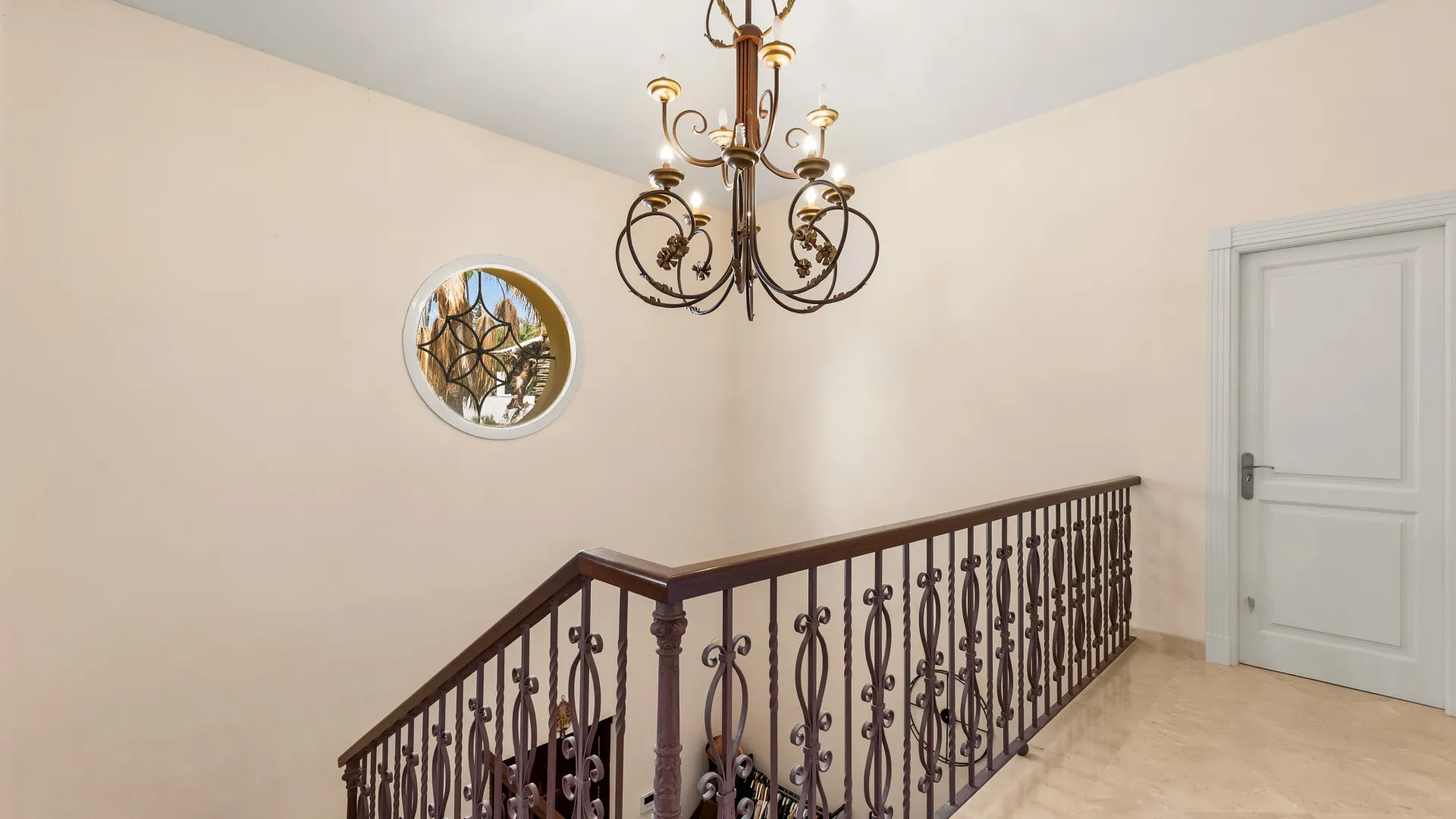 4 bedrooms villa for sale in Nueva Andalucia