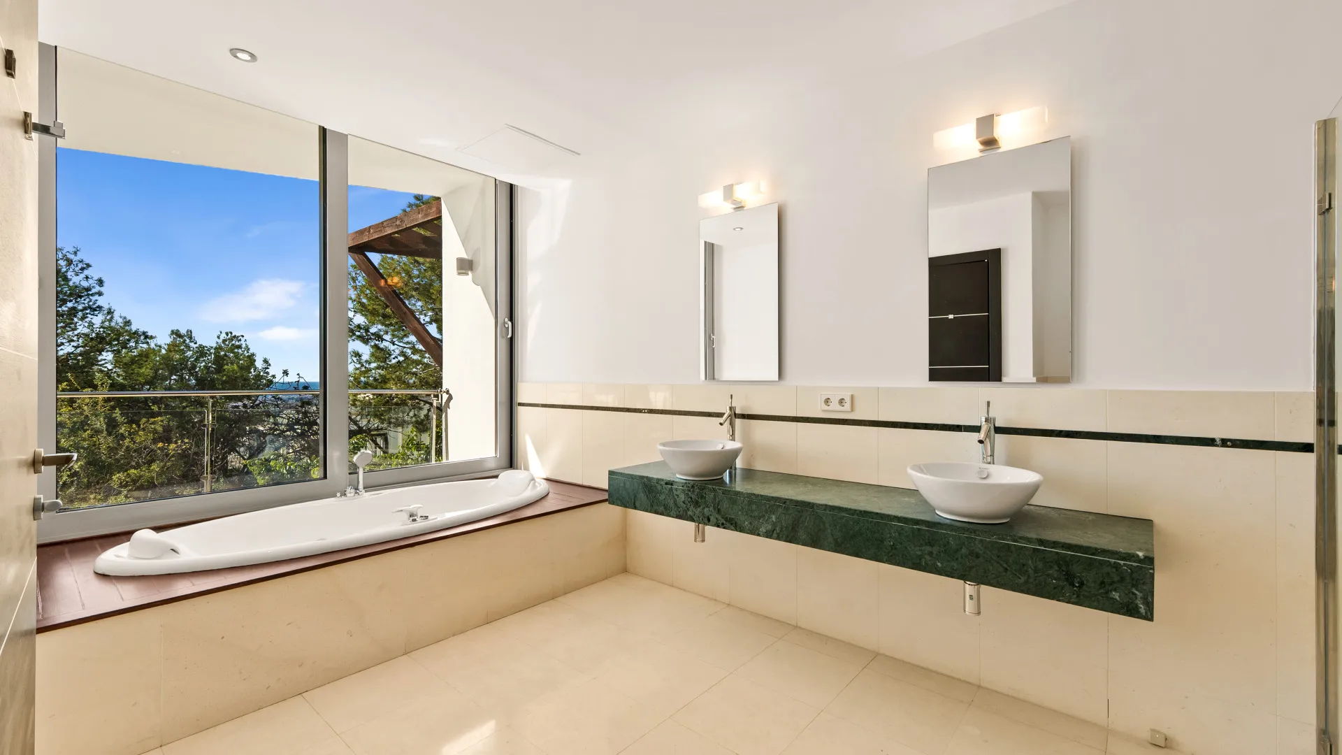 4 bedrooms Sierra Blanca town house for sale
