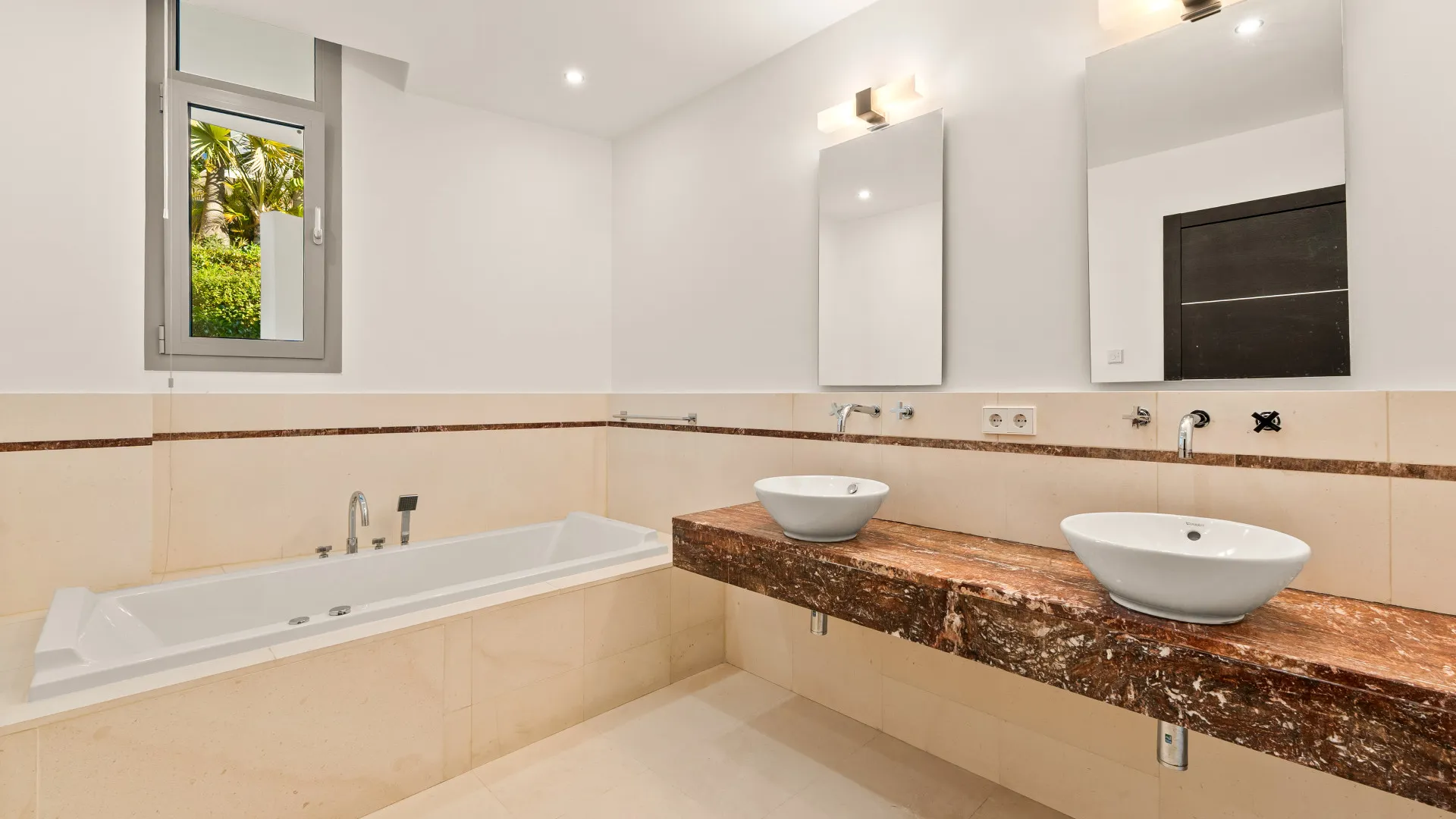 4 bedrooms Sierra Blanca town house for sale