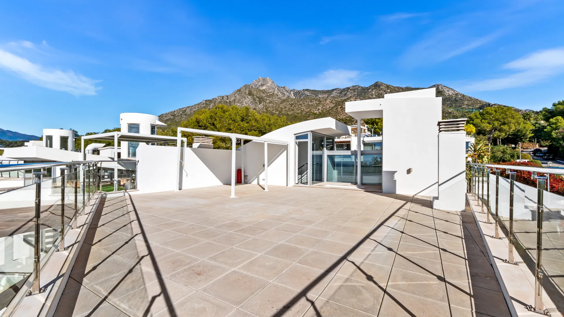 4 bedrooms Sierra Blanca town house for sale