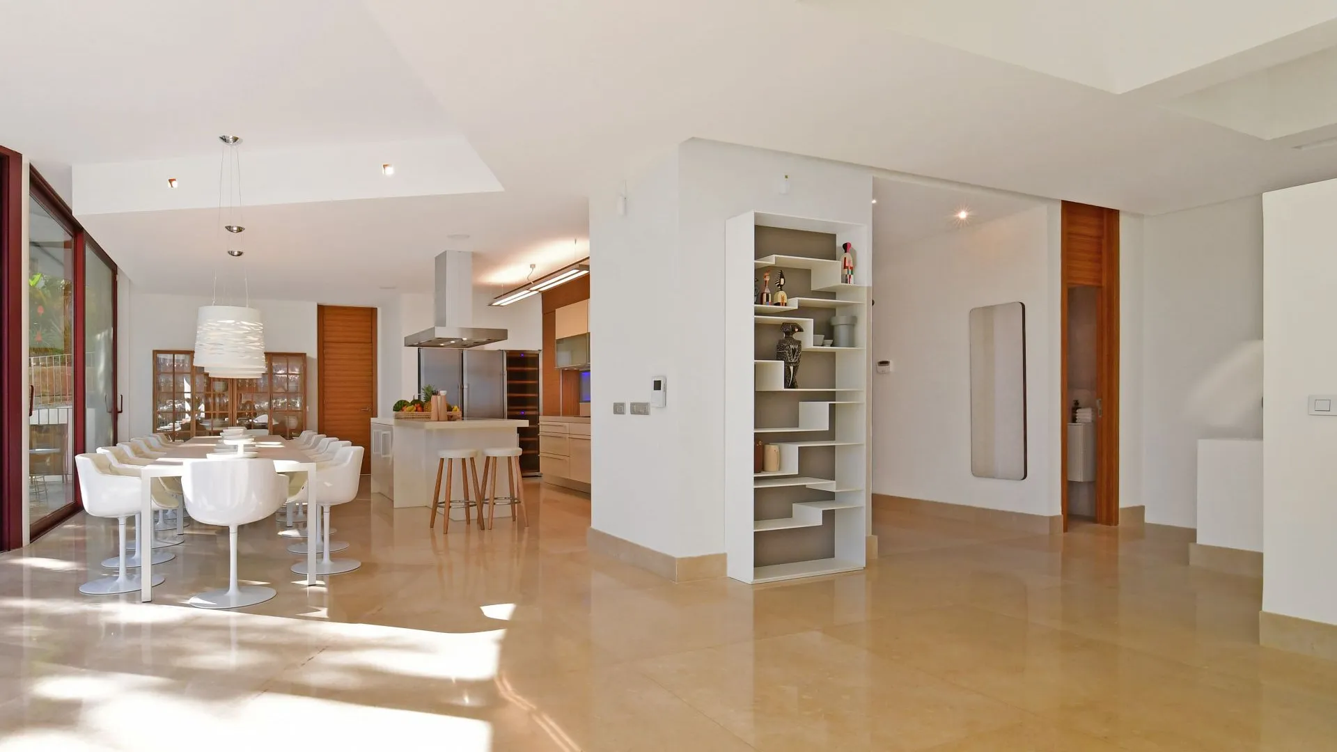 Comprar villa en Los Naranjos de 7 dormitorios
