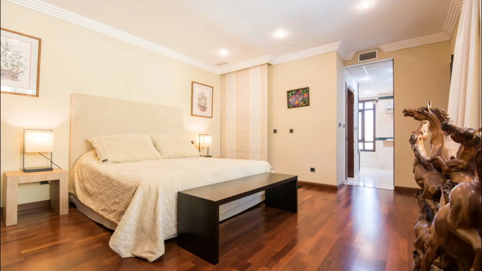 Bungalow for sale in Bahia de Banus with 3 bedrooms
