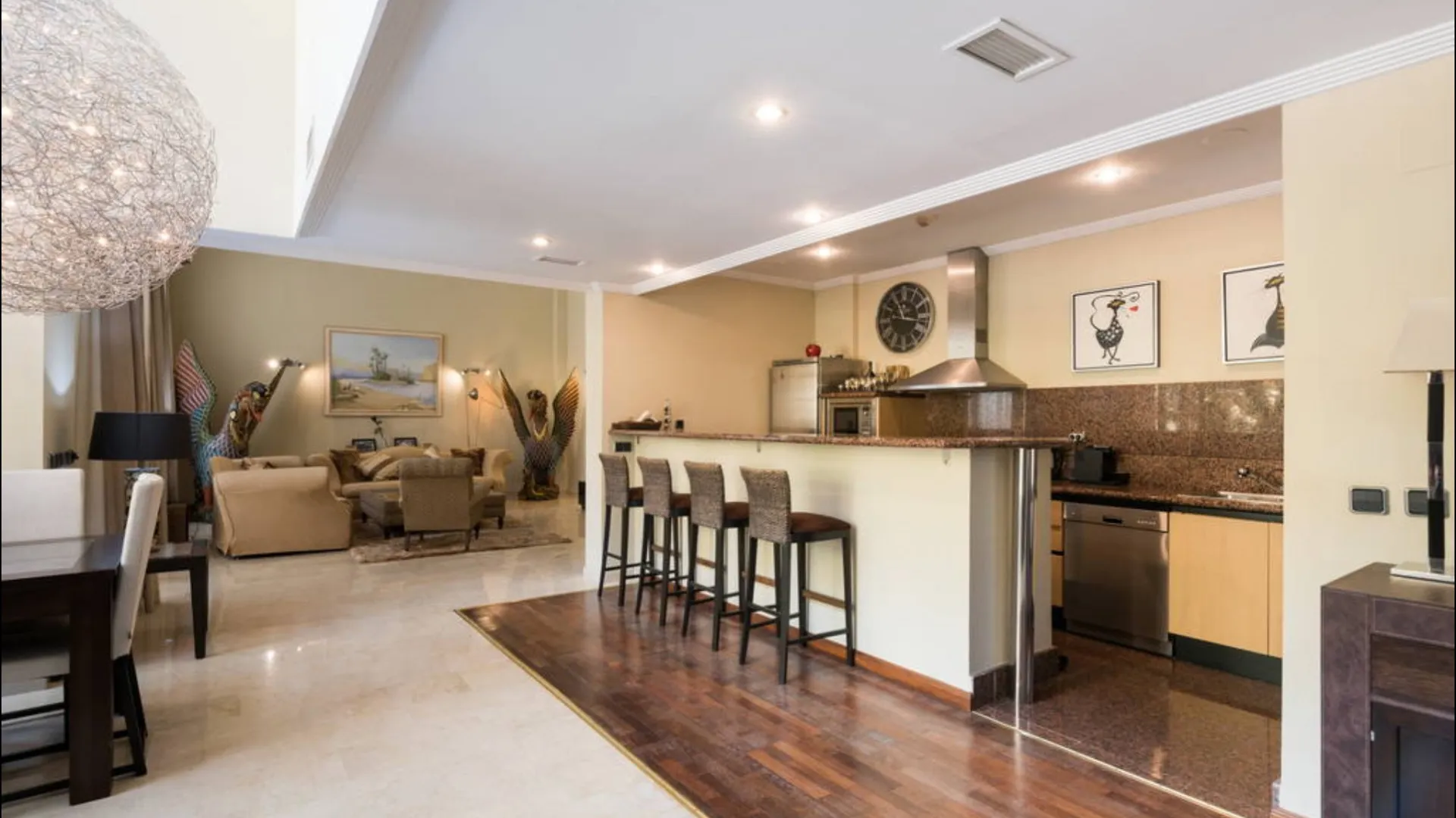 Bungalow for sale in Bahia de Banus with 3 bedrooms