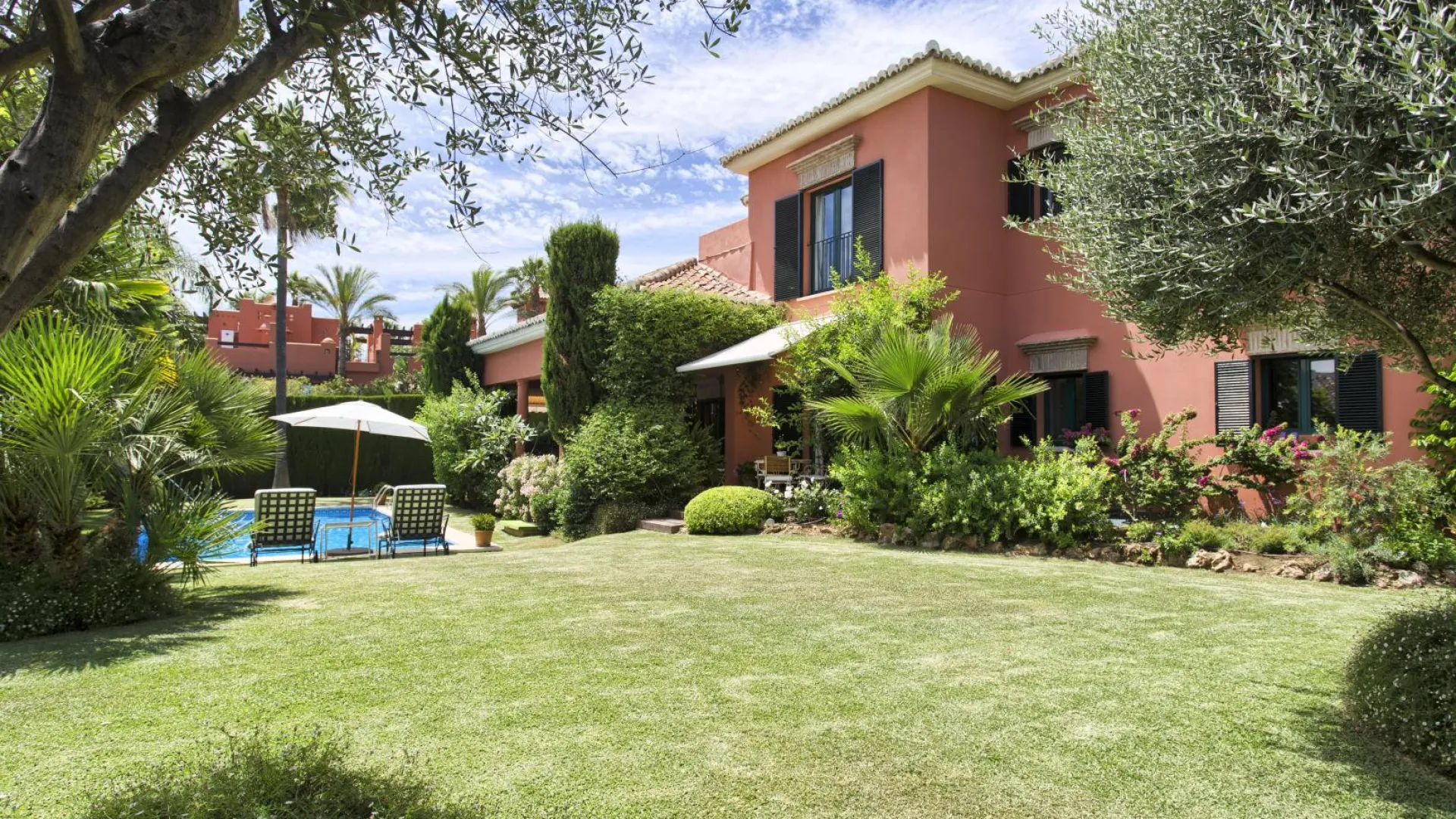 For sale villa with 5 bedrooms in Altos de Puente Romano