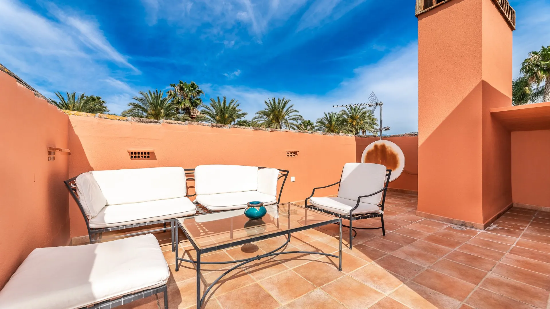 For sale villa with 5 bedrooms in Altos de Puente Romano