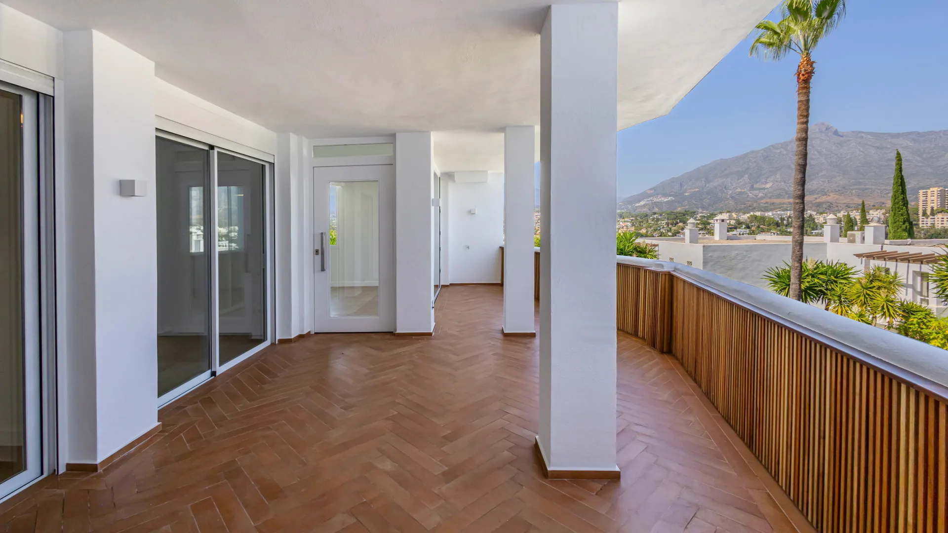 Buy Nueva Andalucia apartment