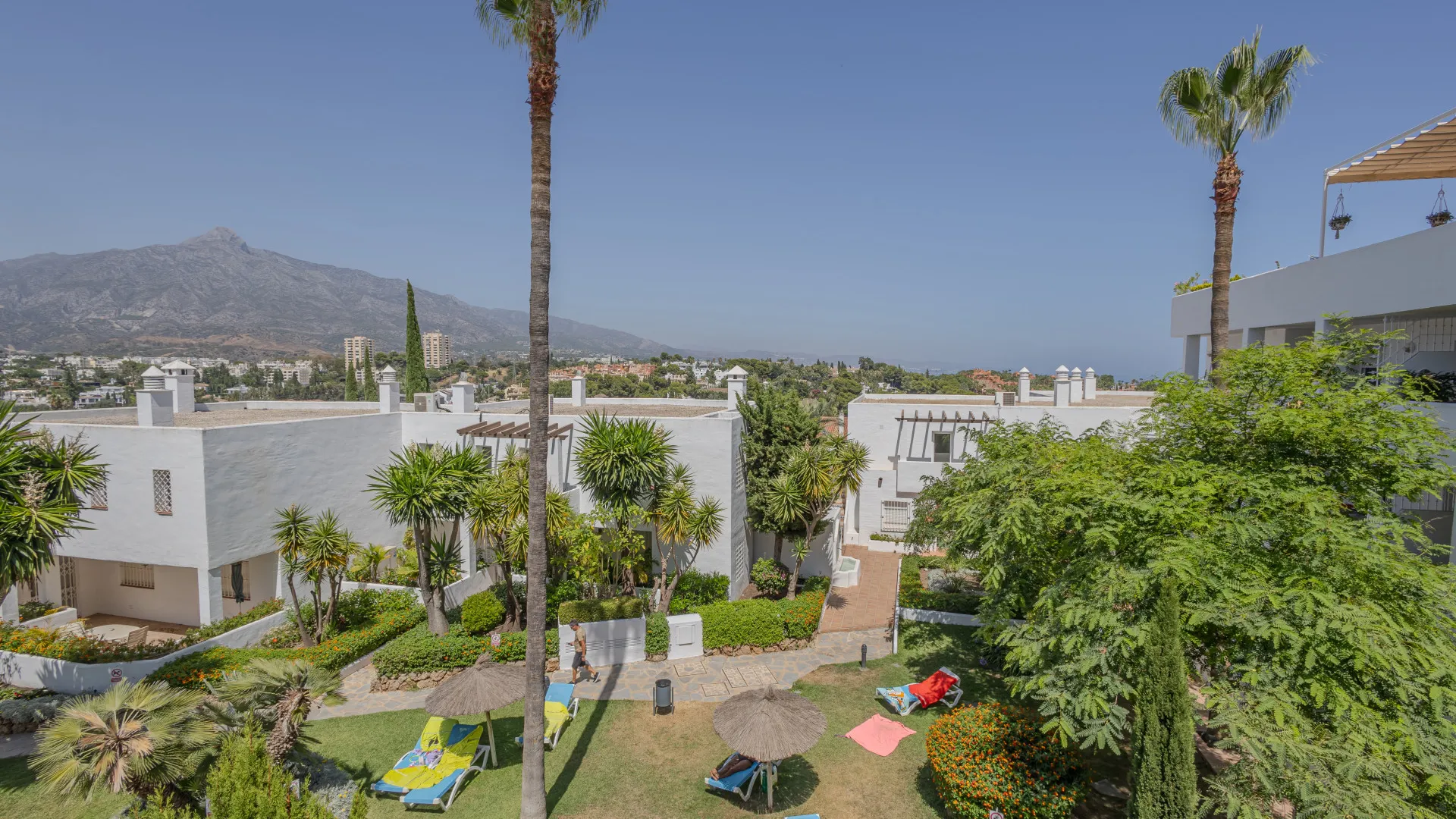 Buy Nueva Andalucia apartment