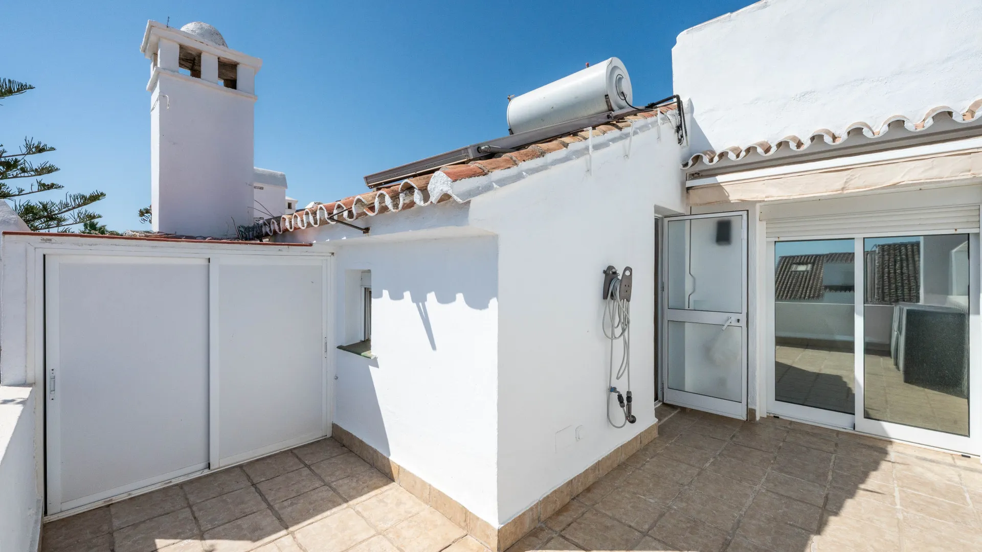 Comprar adosado en El Rosario de 4 dormitorios