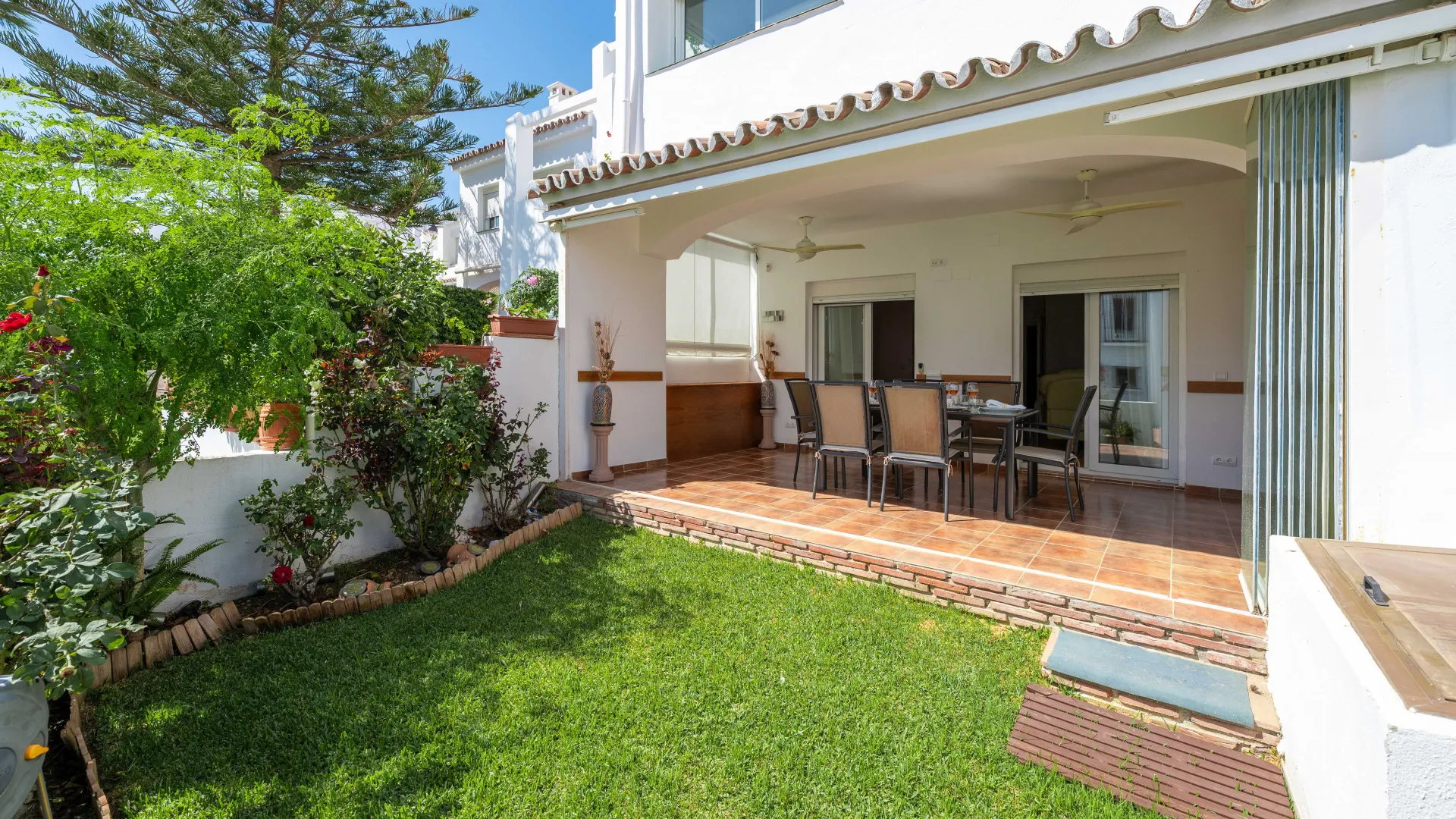 Comprar adosado en El Rosario de 4 dormitorios