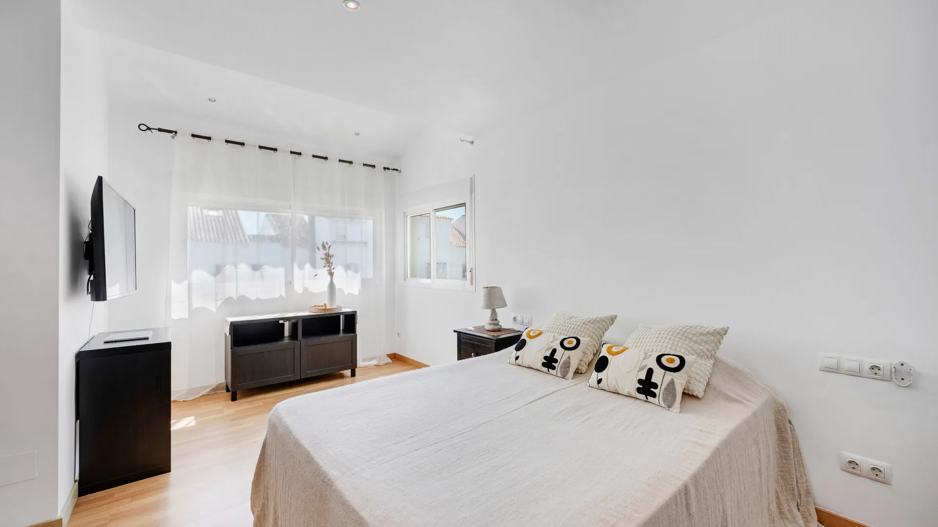 Comprar adosado en El Rosario de 4 dormitorios