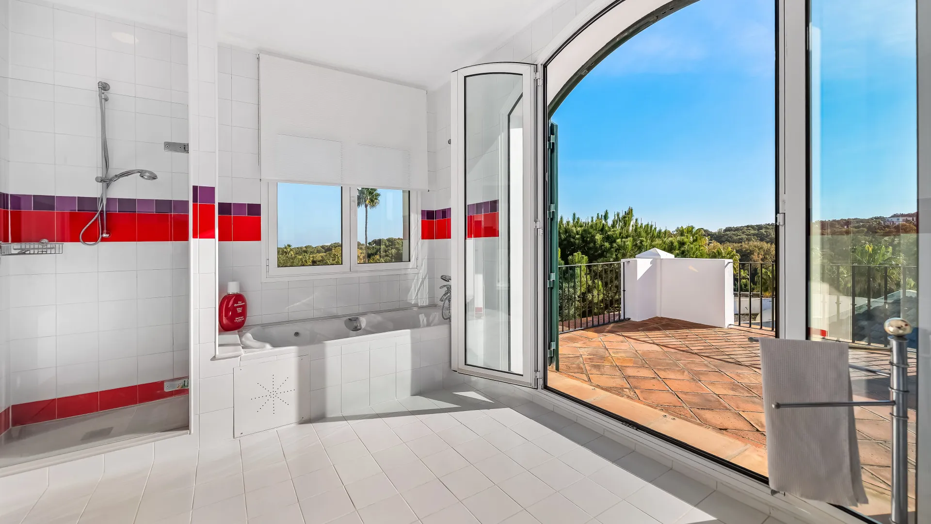 For sale villa with 6 bedrooms in Zona F