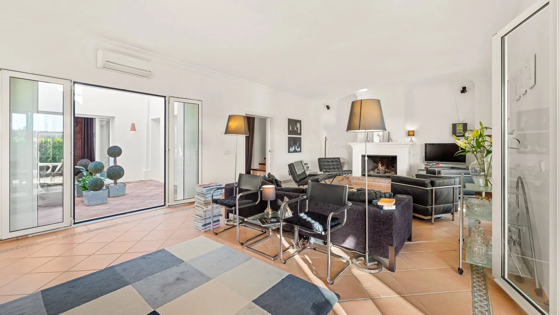 For sale villa with 6 bedrooms in Zona F