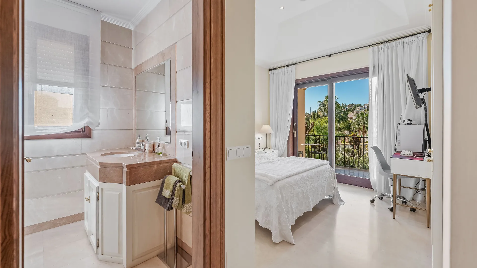 Se vende villa en Los Arqueros de 6 dormitorios