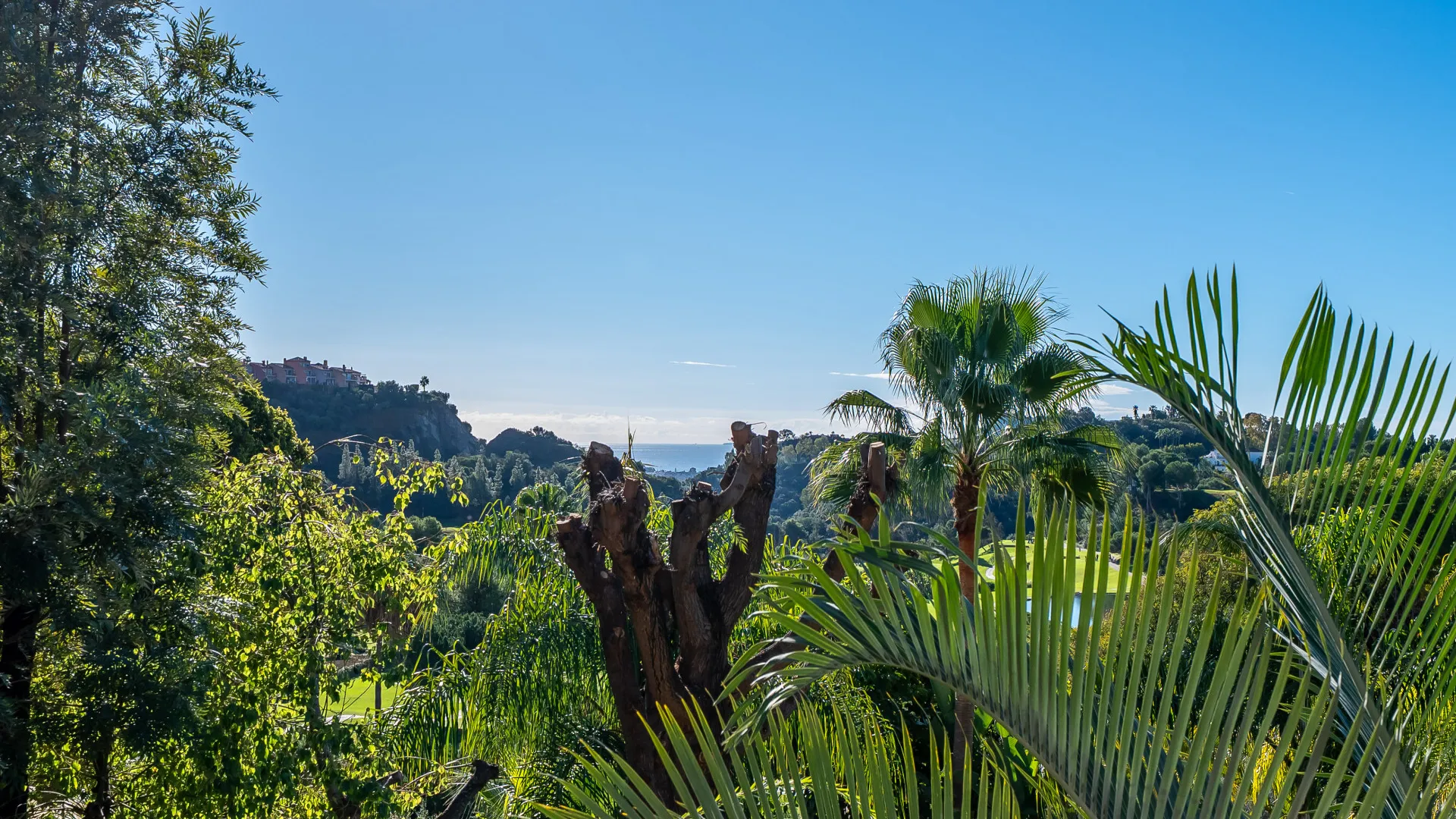 Se vende villa en Los Arqueros de 6 dormitorios