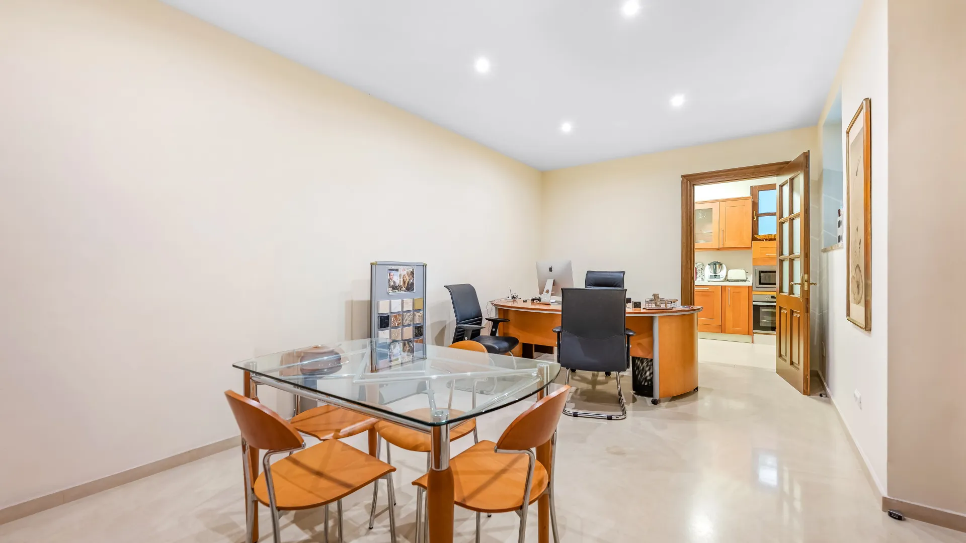 Se vende villa en Los Arqueros de 6 dormitorios