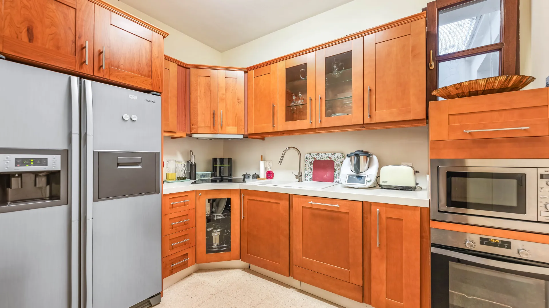 Se vende villa en Los Arqueros de 6 dormitorios