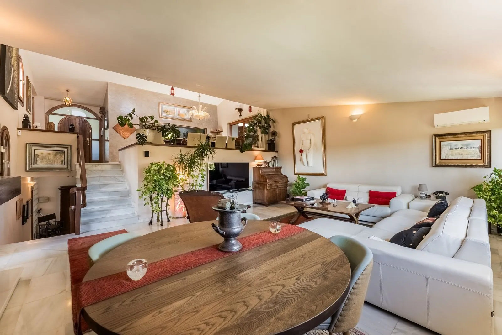 Villa en venta de 7 dormitorios en Nueva Andalucia