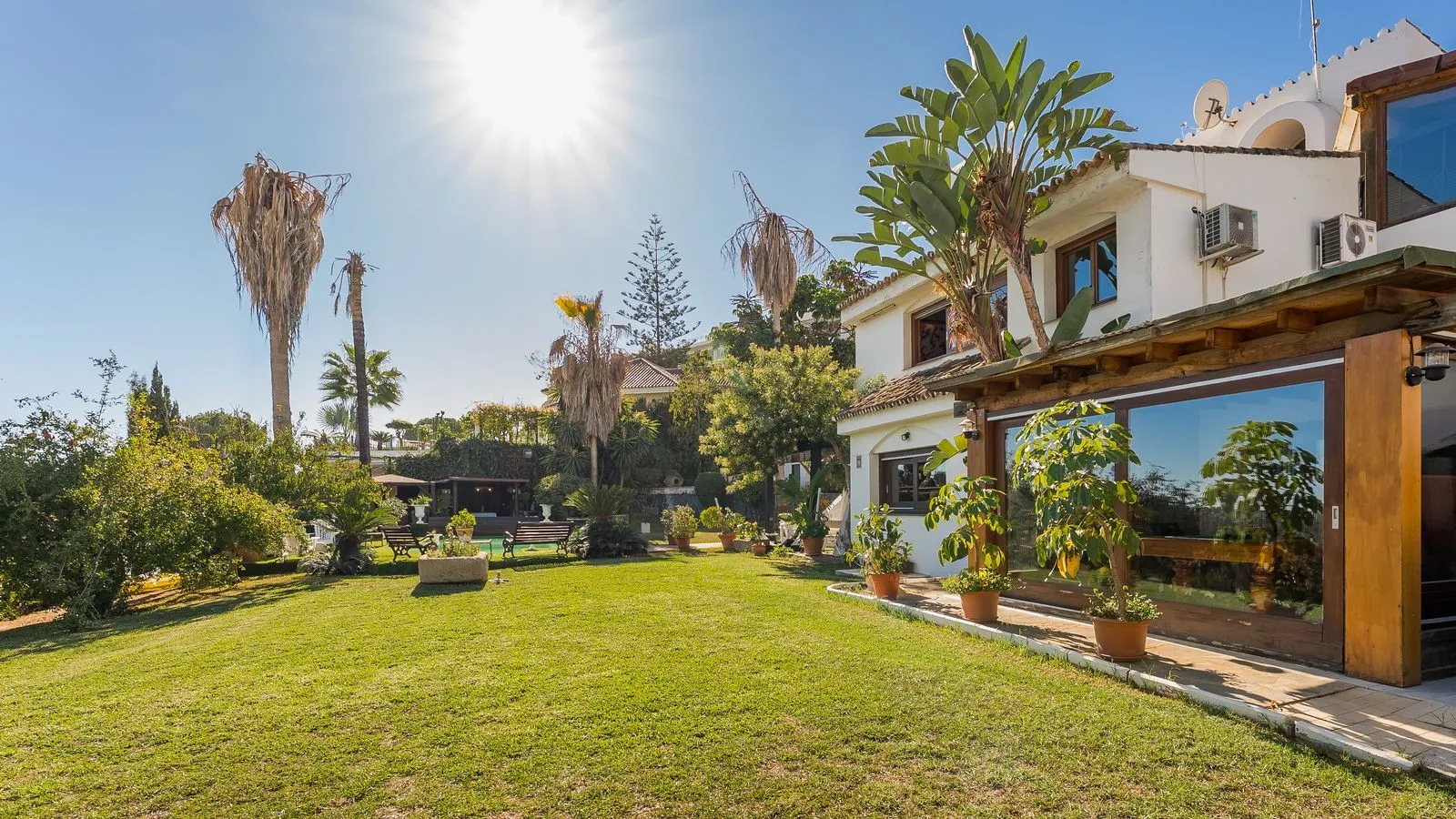 Villa en venta de 7 dormitorios en Nueva Andalucia