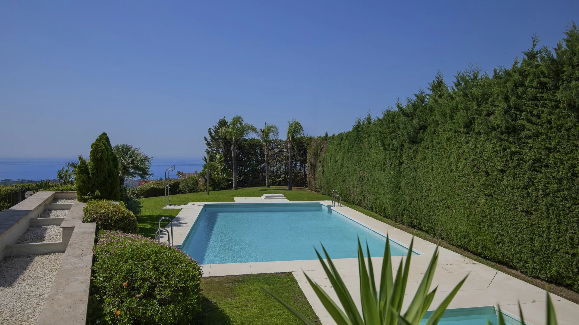 For sale Benahavis town house with 3 bedrooms