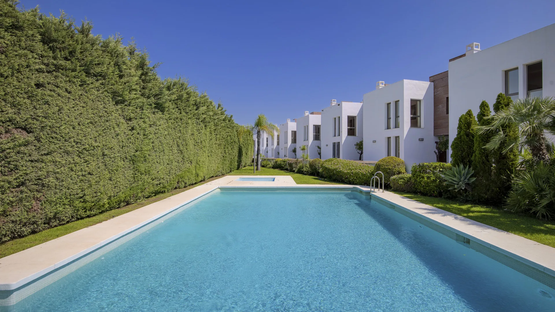 For sale Benahavis town house with 3 bedrooms