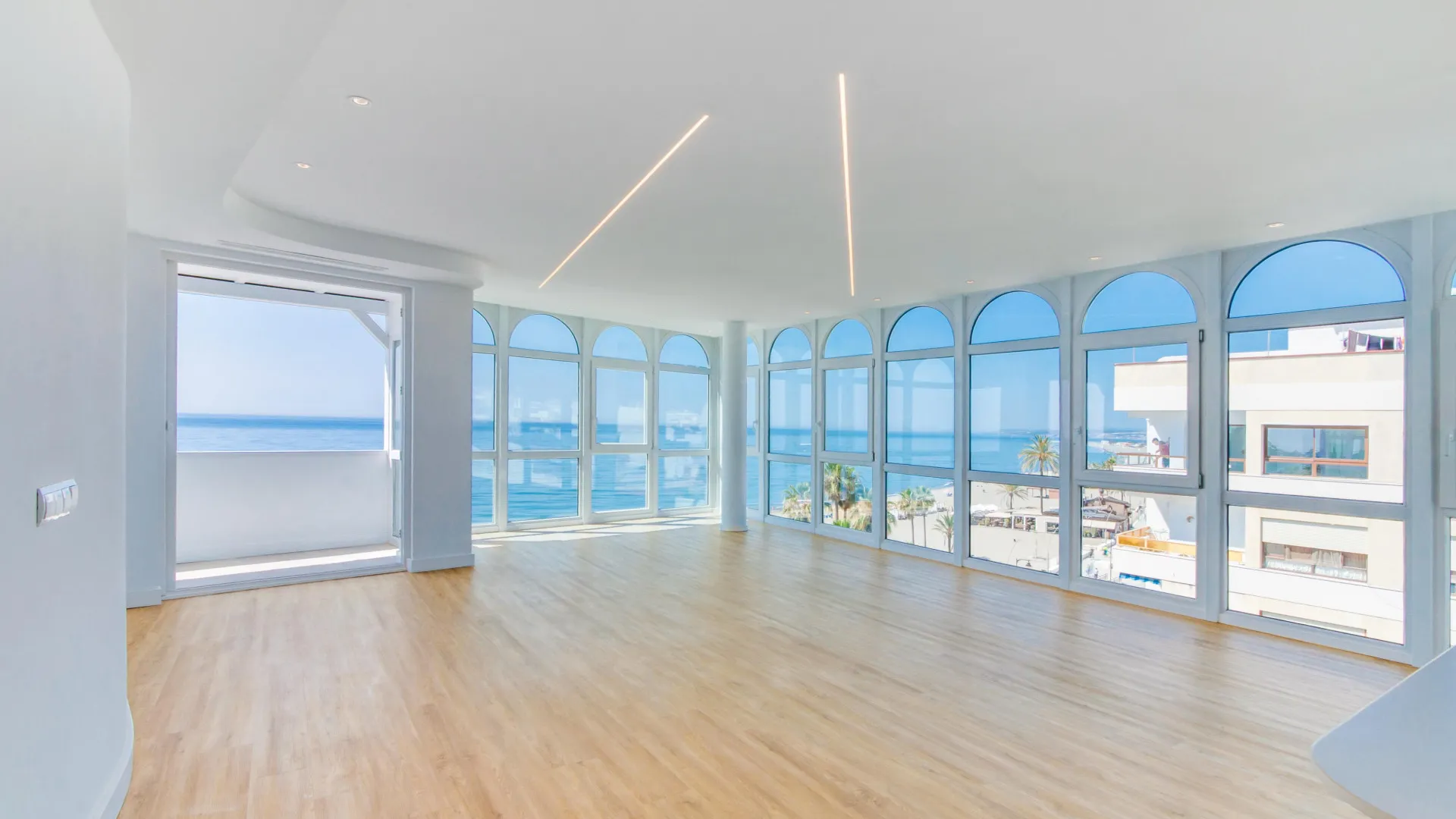 For sale apartment in Estepona