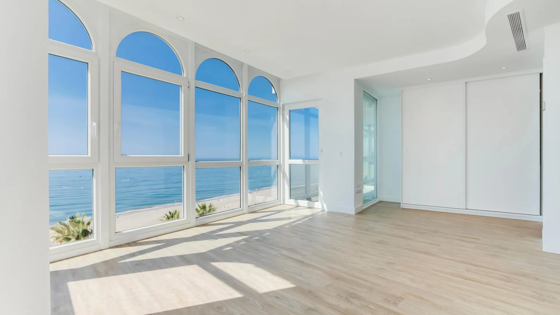 For sale apartment in Estepona