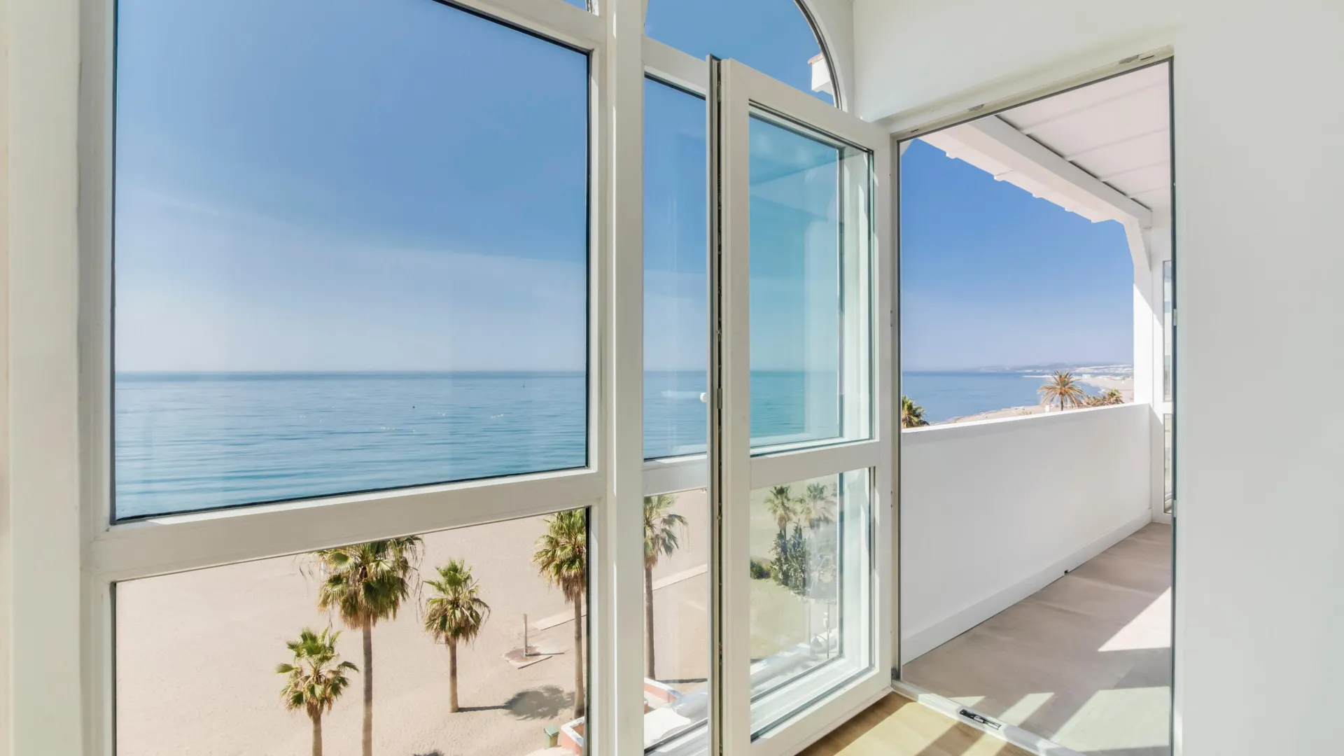 For sale apartment in Estepona