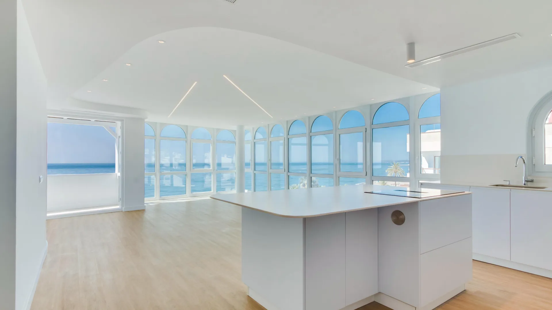 For sale apartment in Estepona