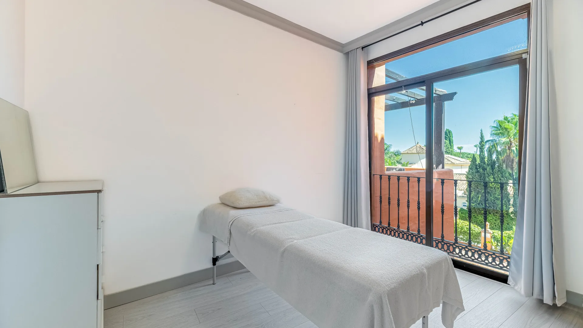 Duplex penthouse for sale in Estepona