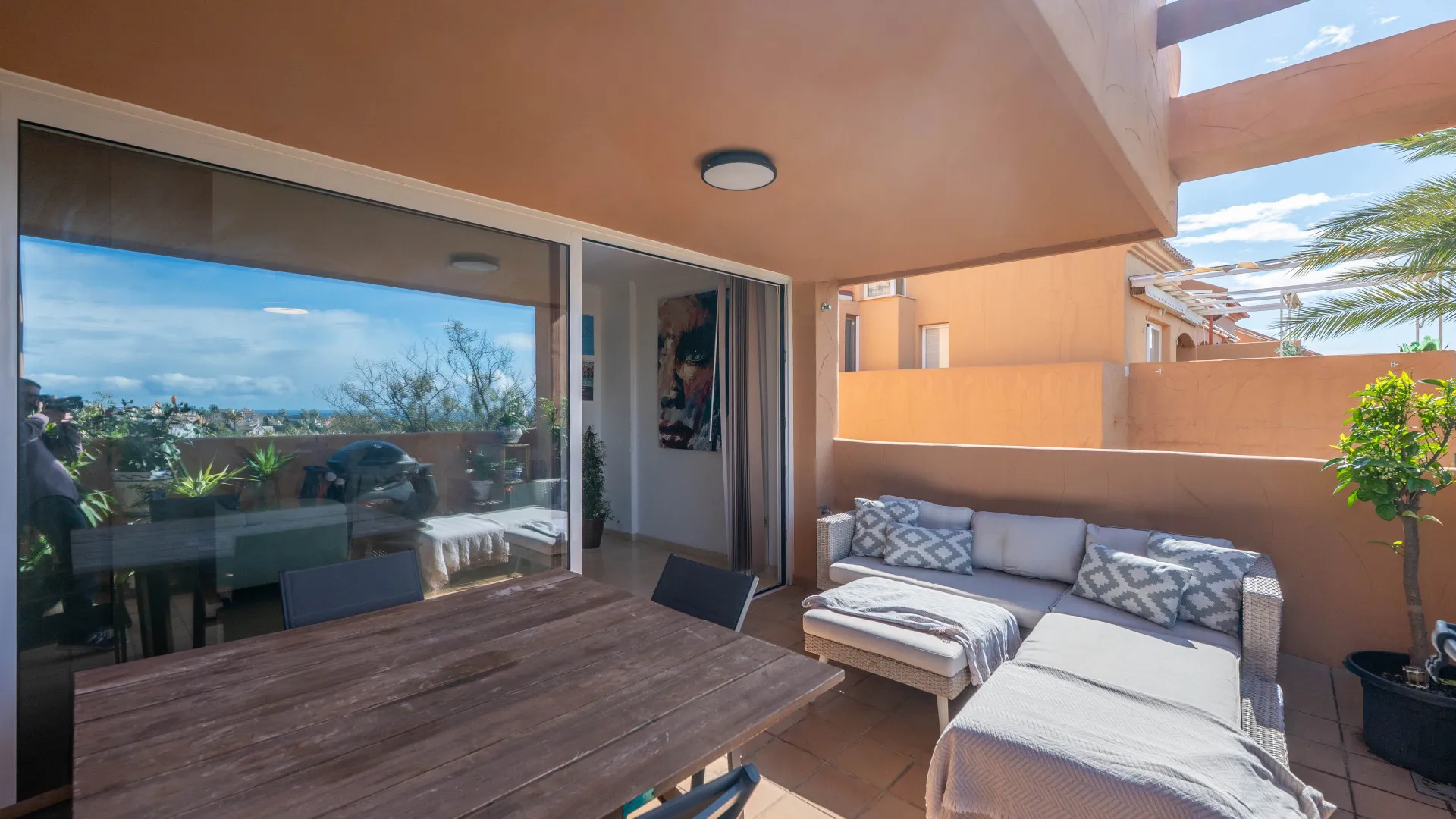 Apartment with 2 bedrooms for sale in Elviria