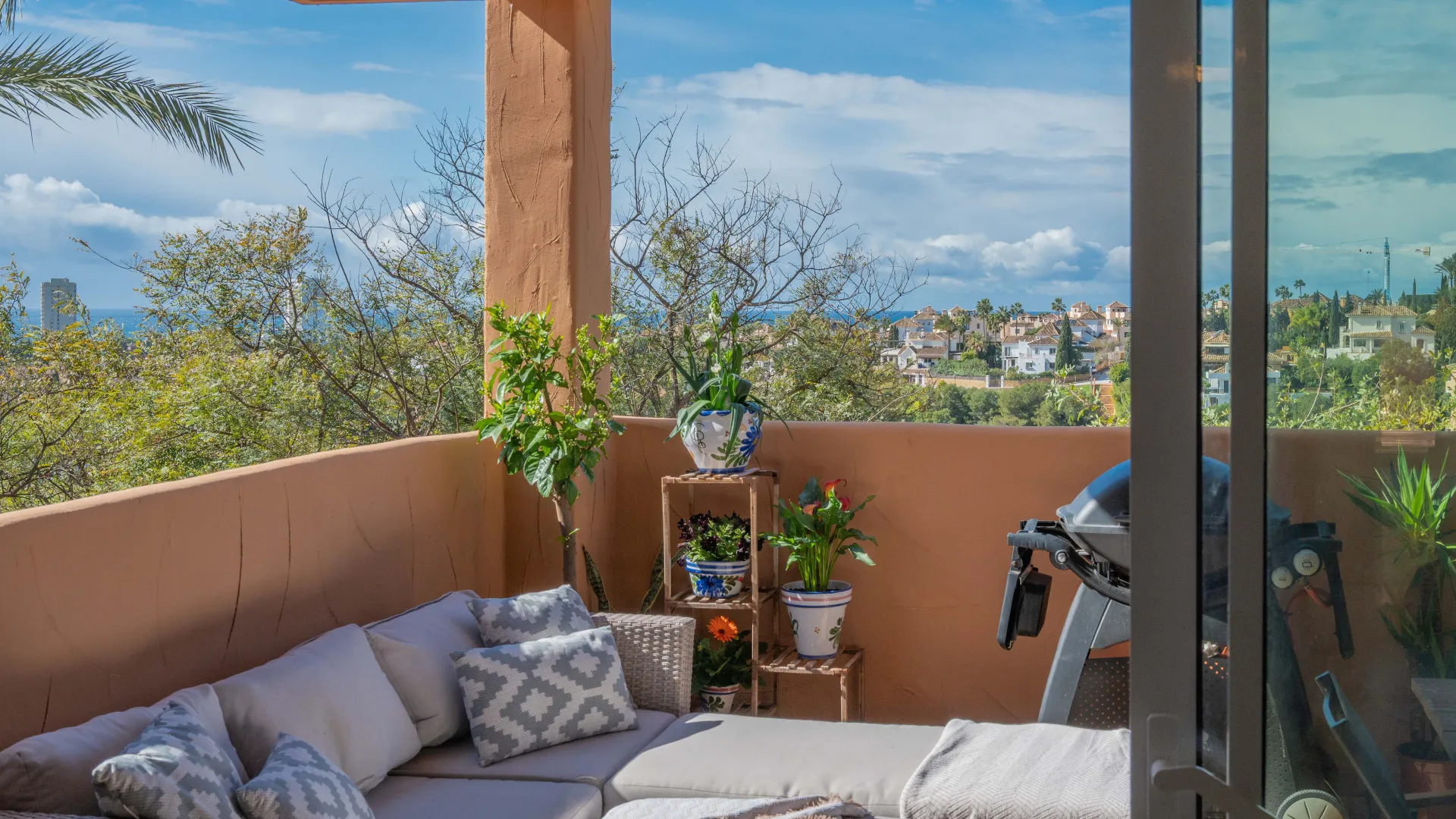 Apartment with 2 bedrooms for sale in Elviria