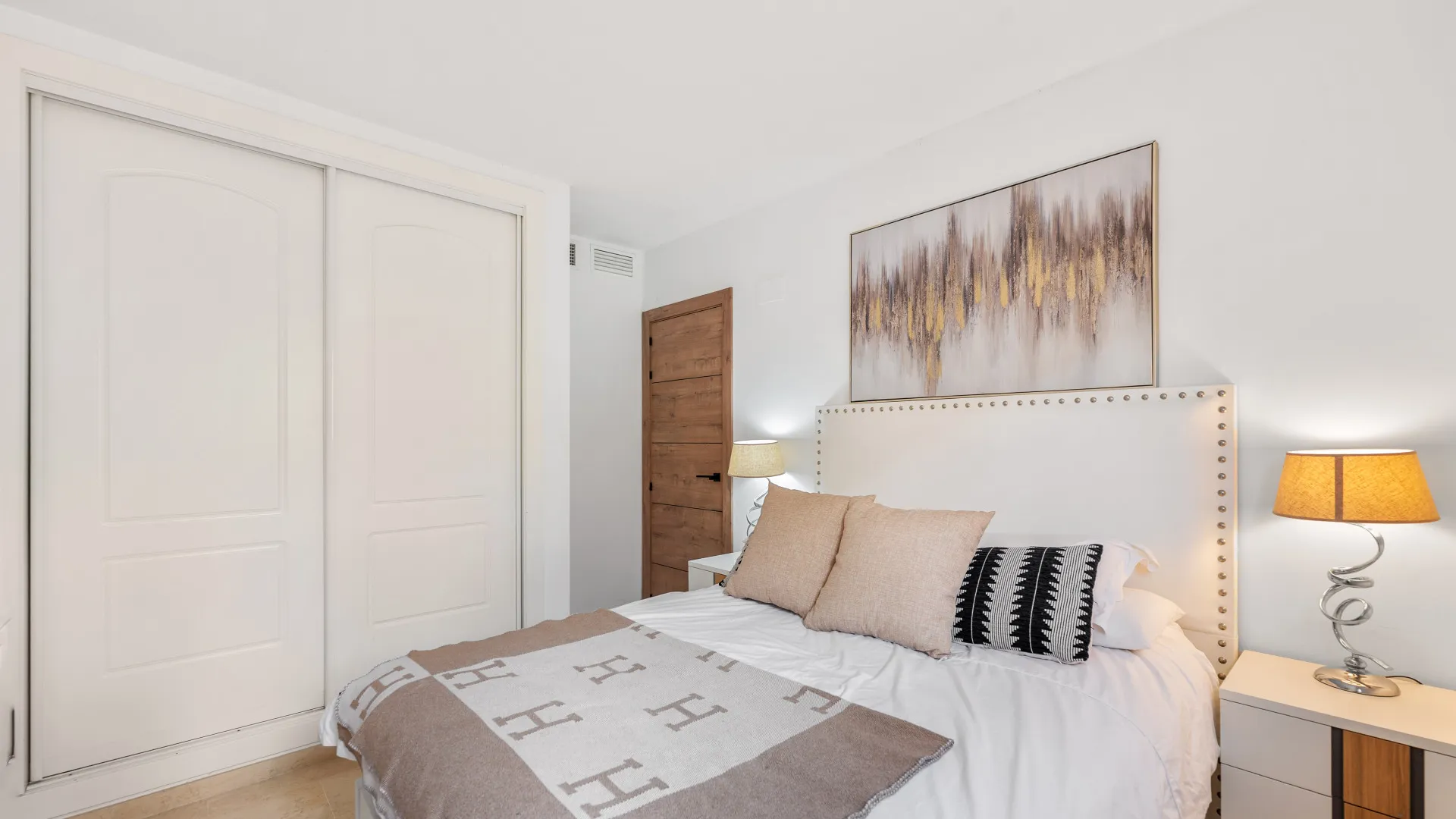 Apartment with 2 bedrooms for sale in Elviria