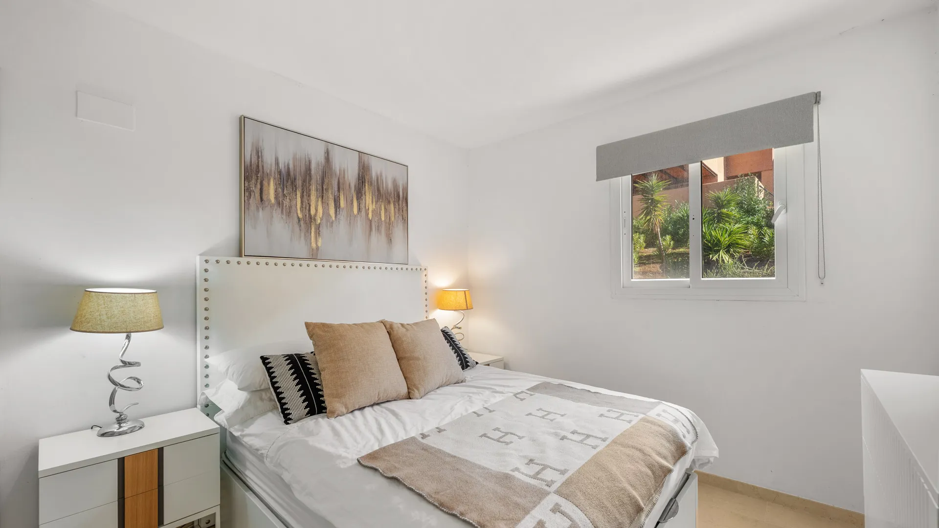 Apartment with 2 bedrooms for sale in Elviria
