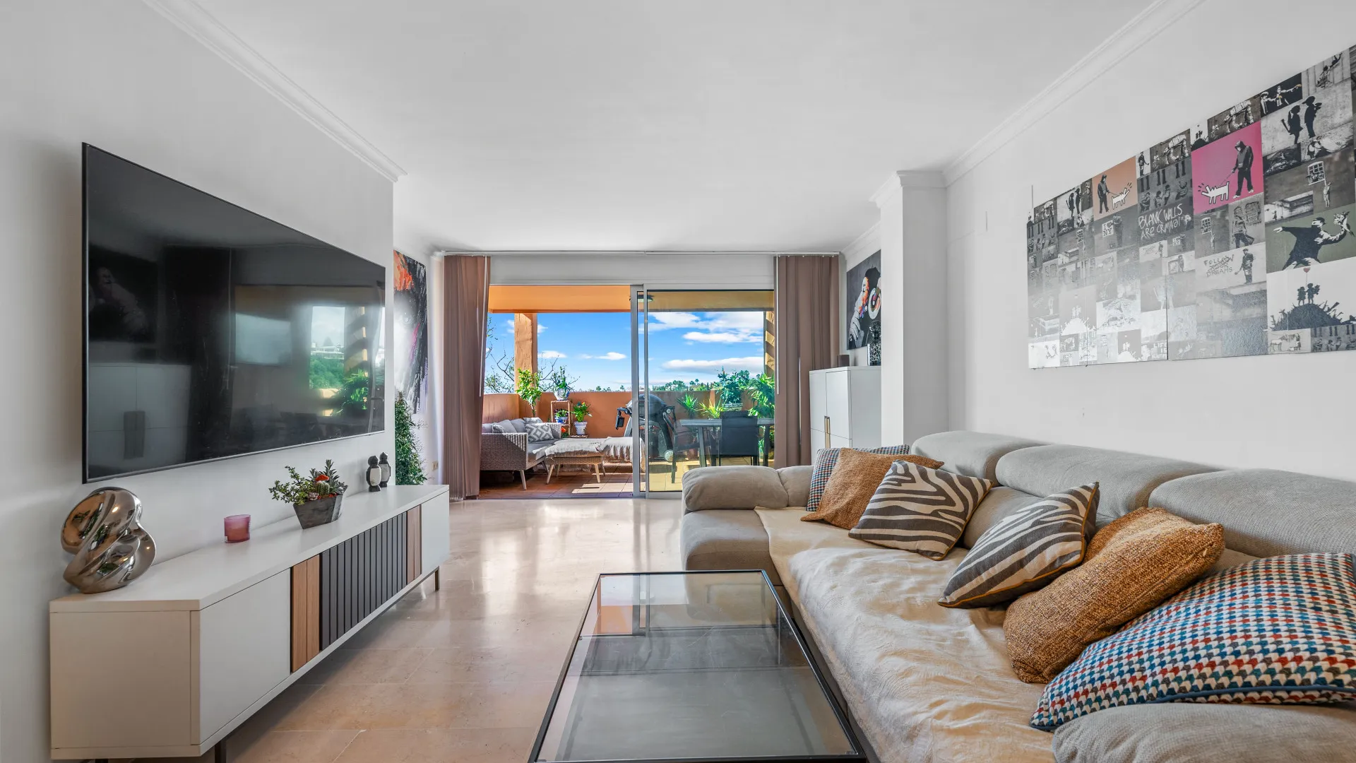 Apartment with 2 bedrooms for sale in Elviria