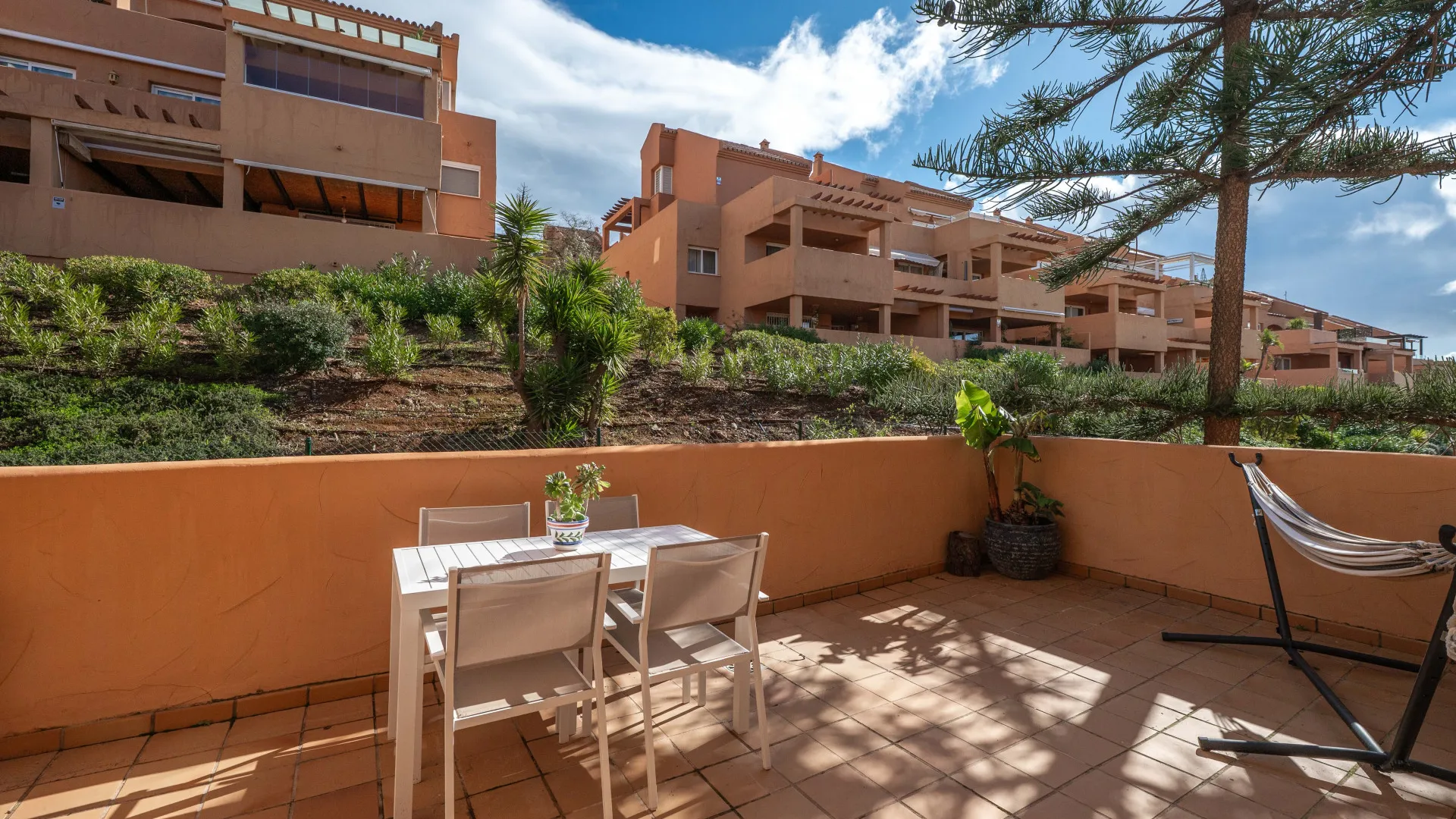 Apartment with 2 bedrooms for sale in Elviria