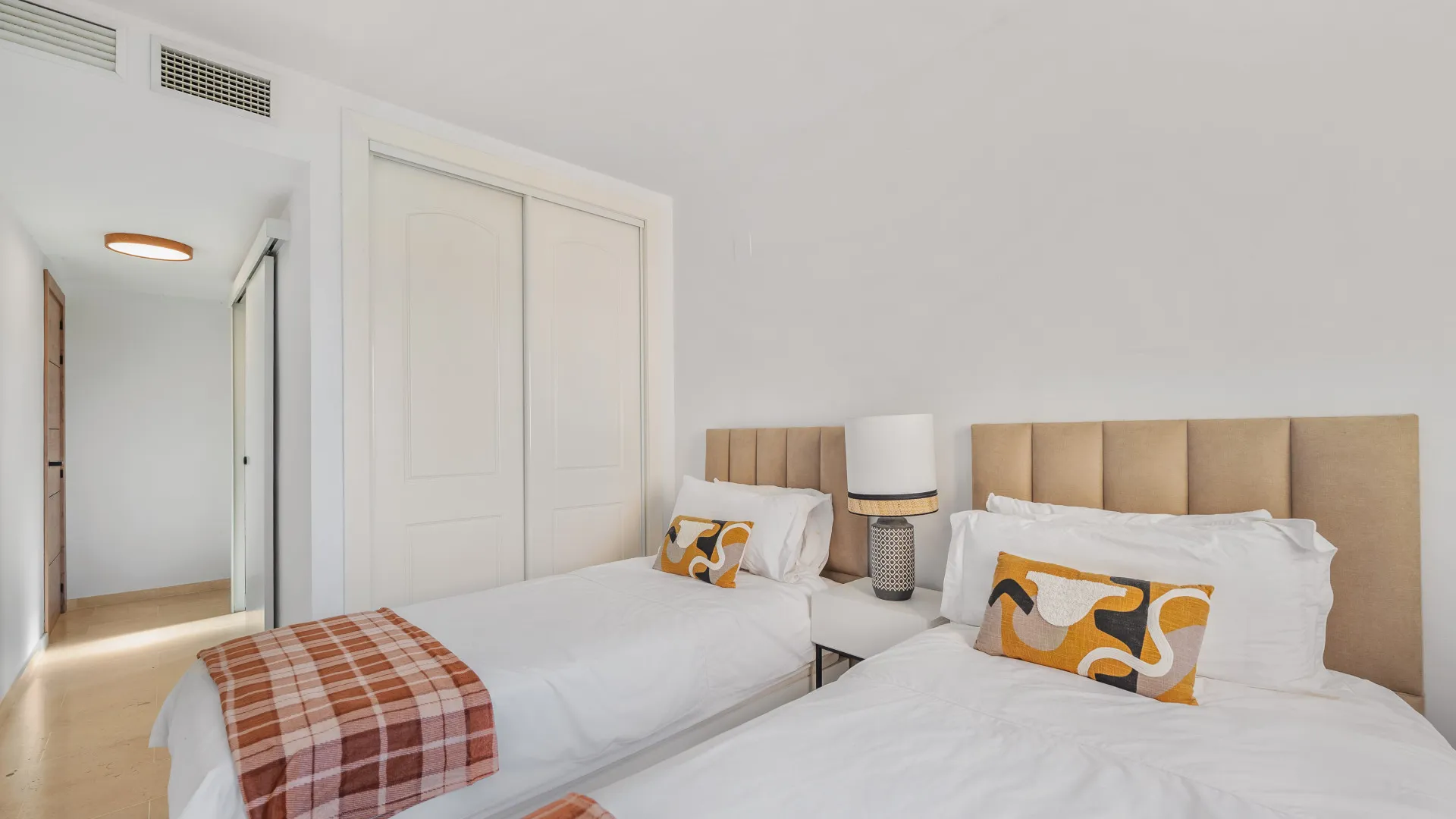 Apartment with 2 bedrooms for sale in Elviria