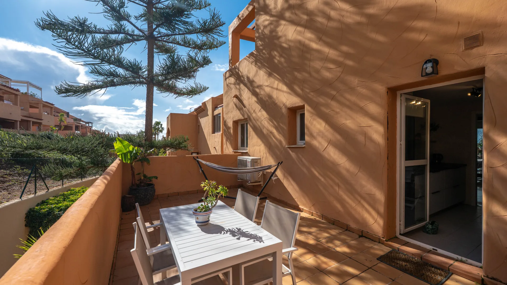 Apartment with 2 bedrooms for sale in Elviria