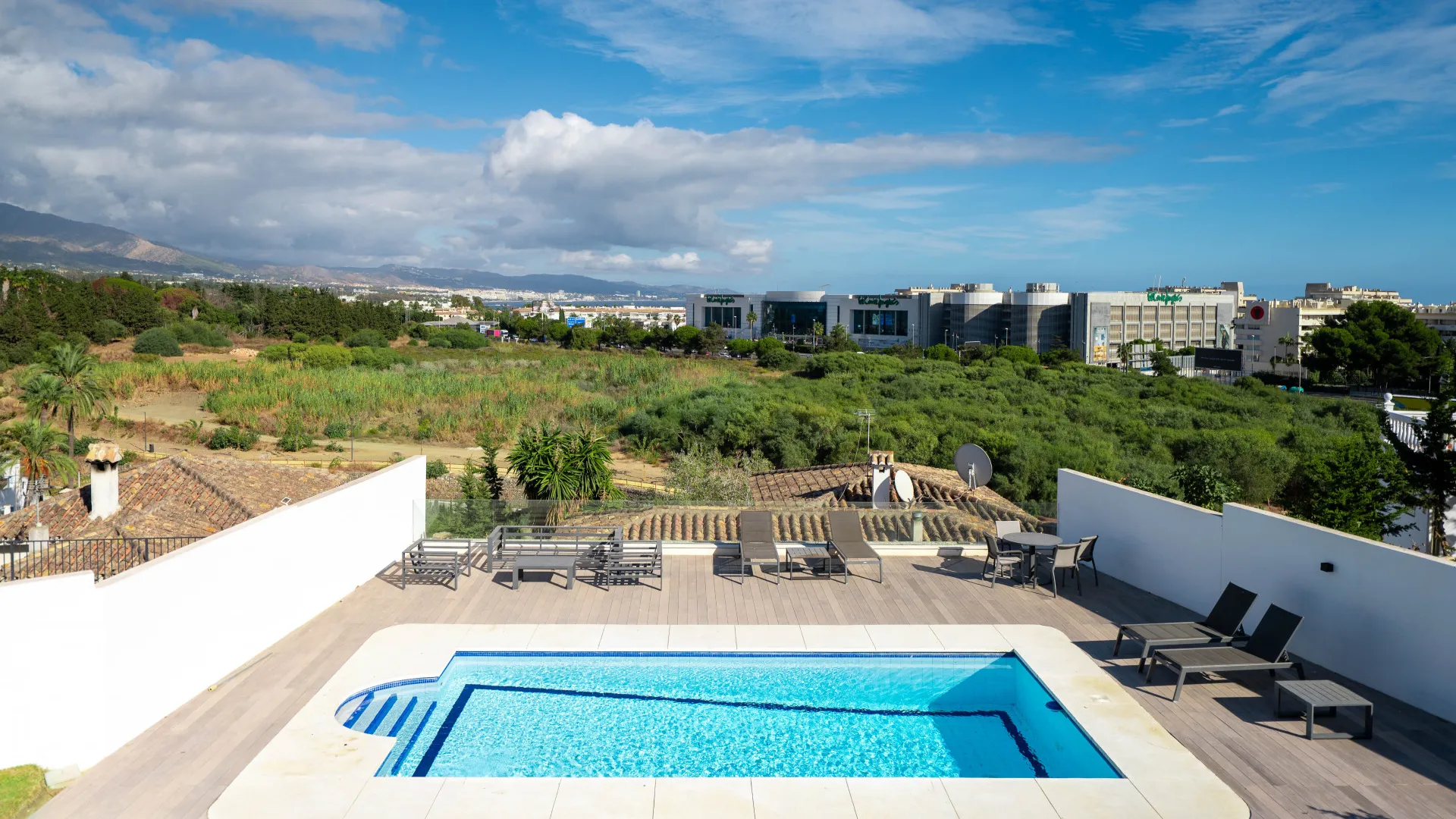 Villa in Nueva Andalucia for sale