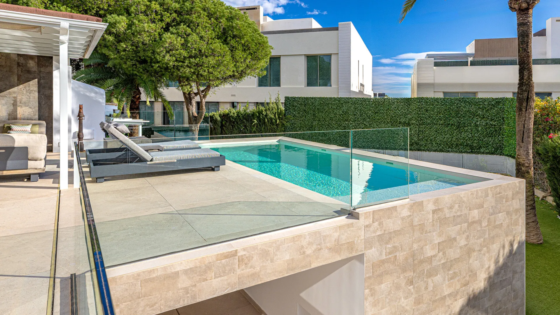 Villa for sale in Marbella East